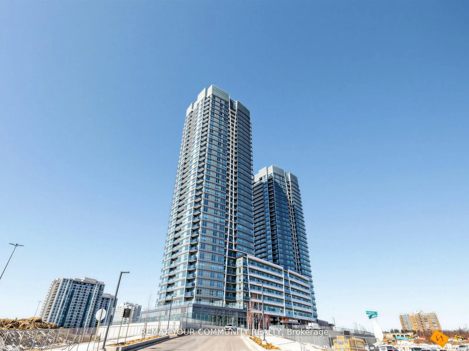 Front of Unit 1510, 30 Upper Mall Way