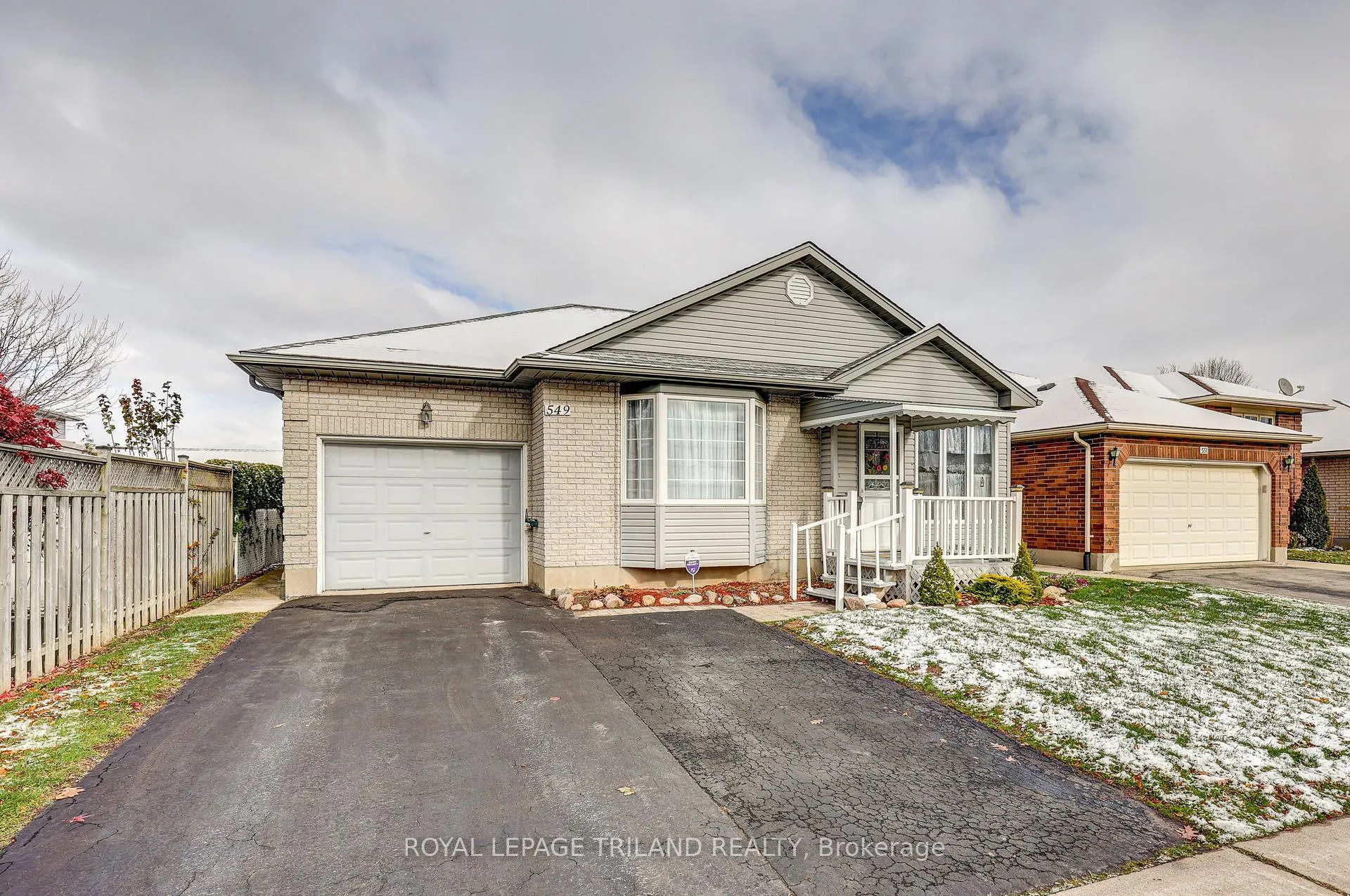 Photo 4 of 549 Wellington Street, St. Thomas — HOMEH