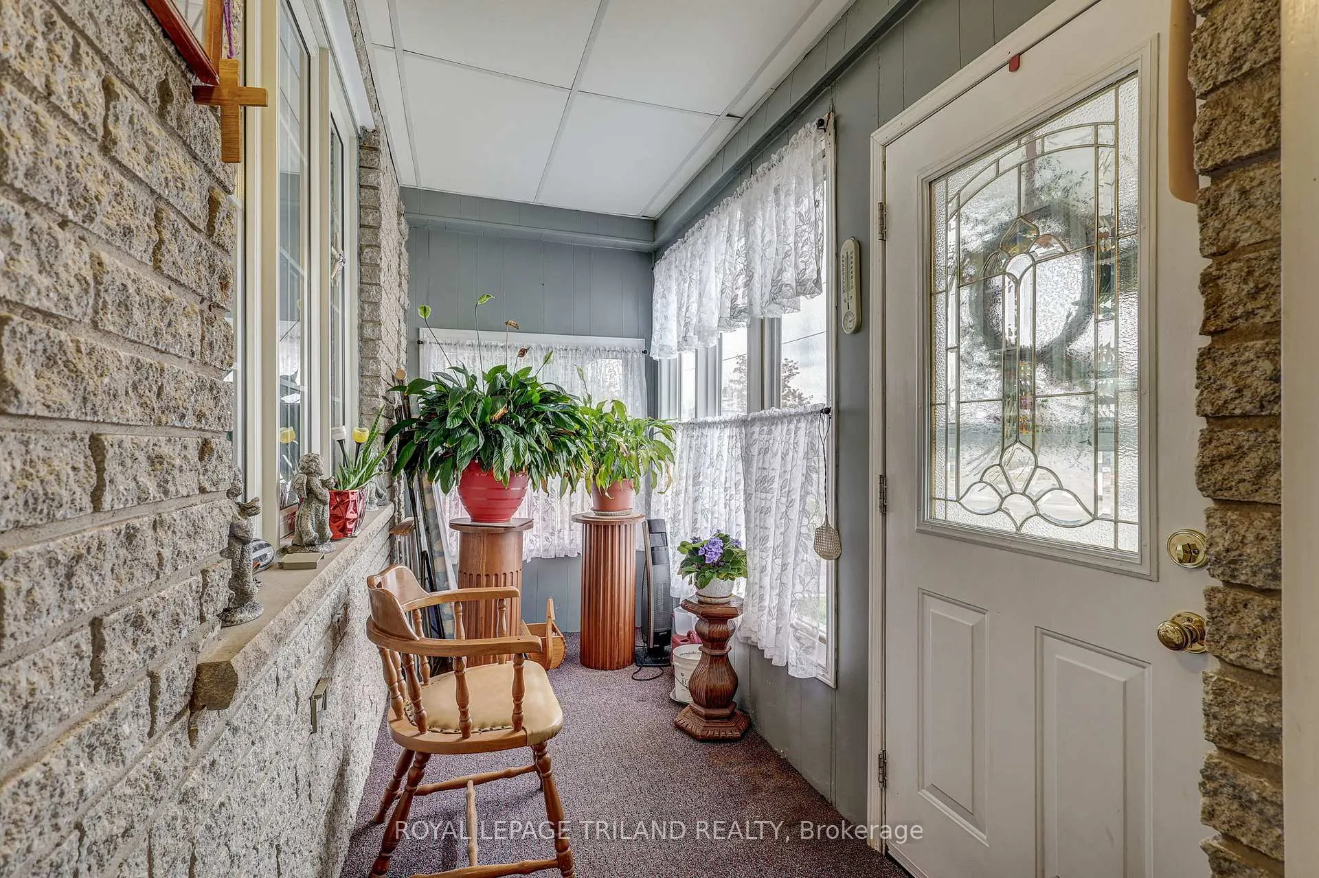 Photo 10 of 549 Wellington Street, St. Thomas — HOMEH