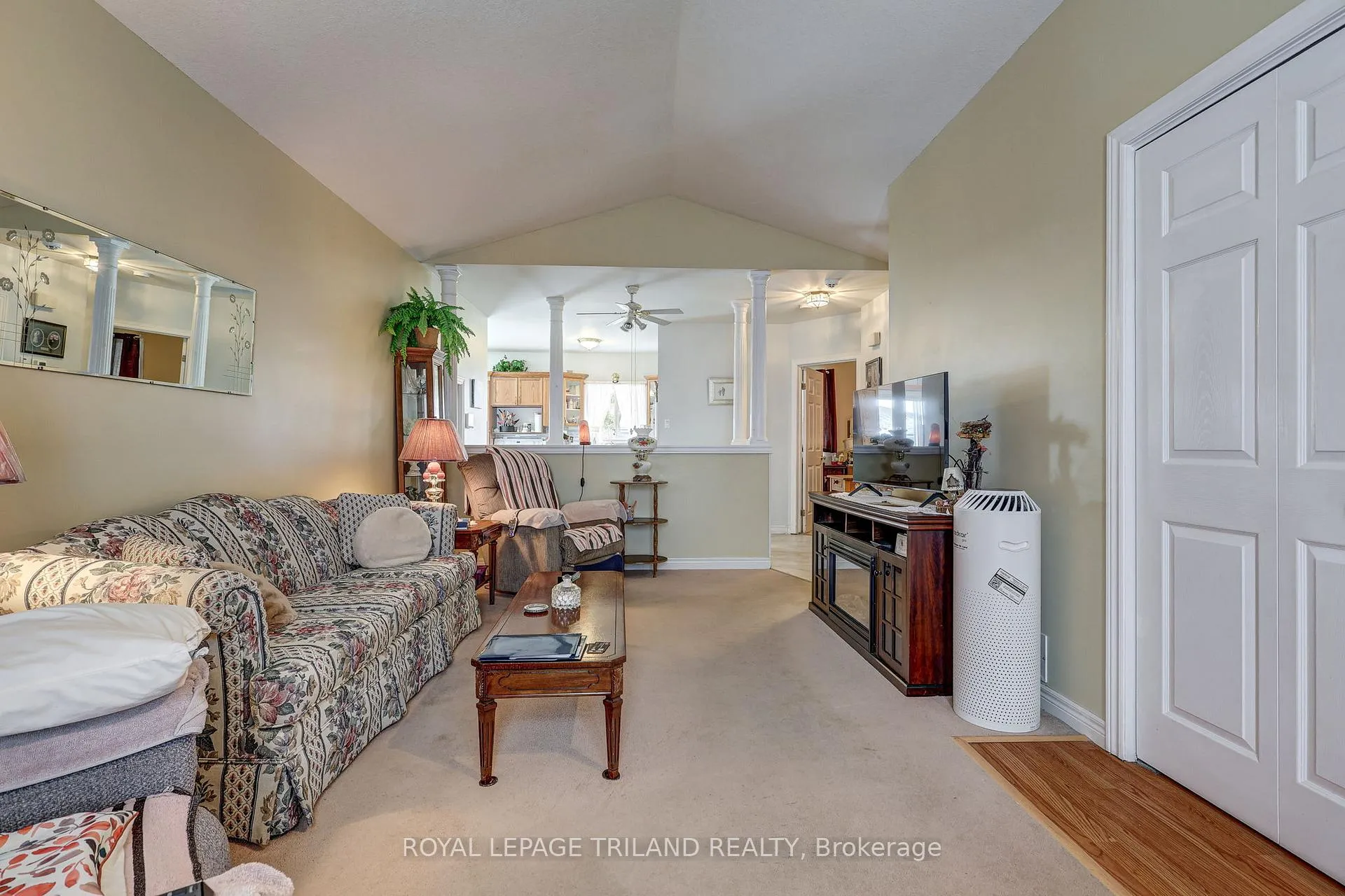 Photo 14 of 549 Wellington Street, St. Thomas — HOMEH