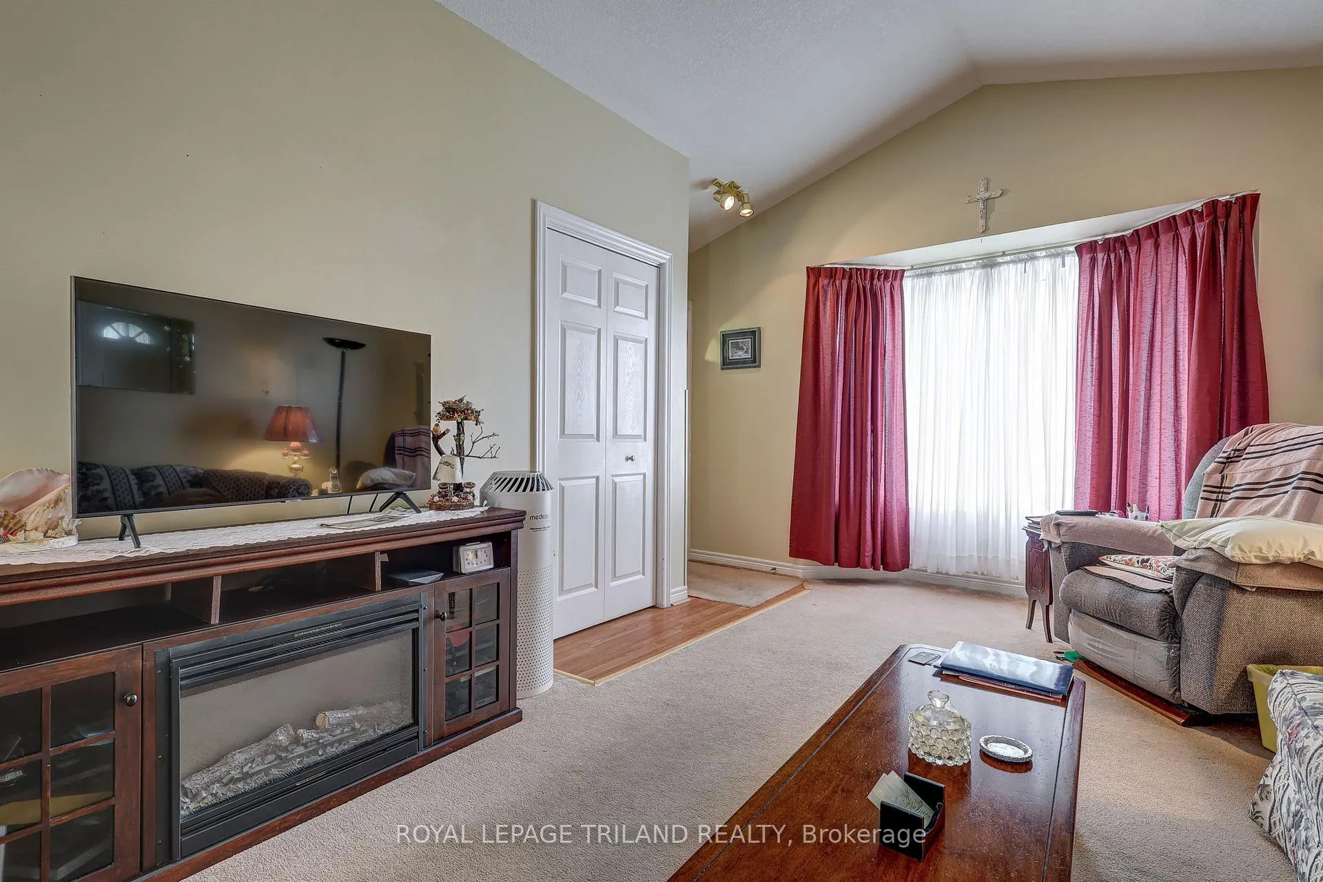 Photo 17 of 549 Wellington Street, St. Thomas — HOMEH