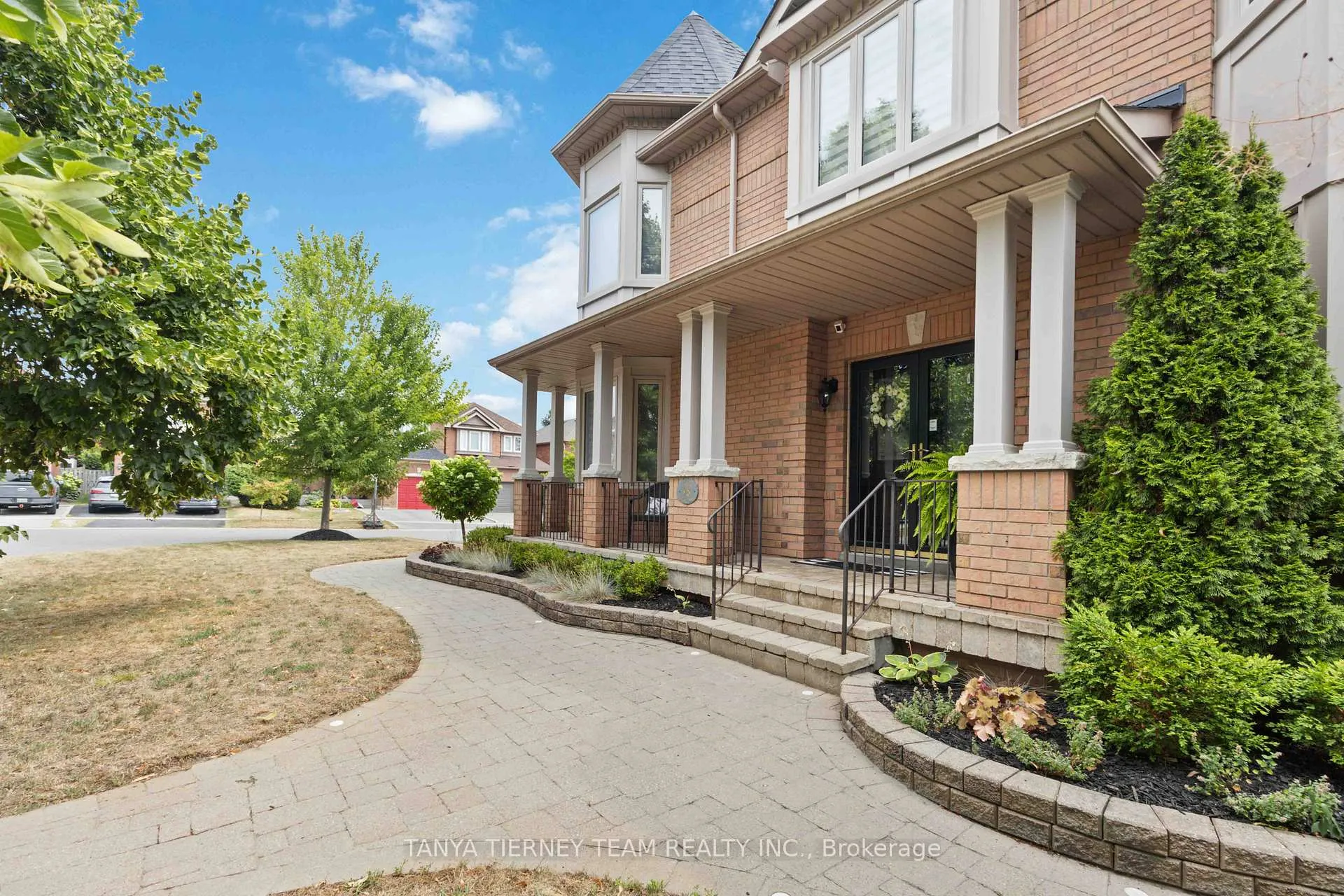 Photo 5 of 98 Bach Avenue, Whitby, Rolling Acres — HOMEH
