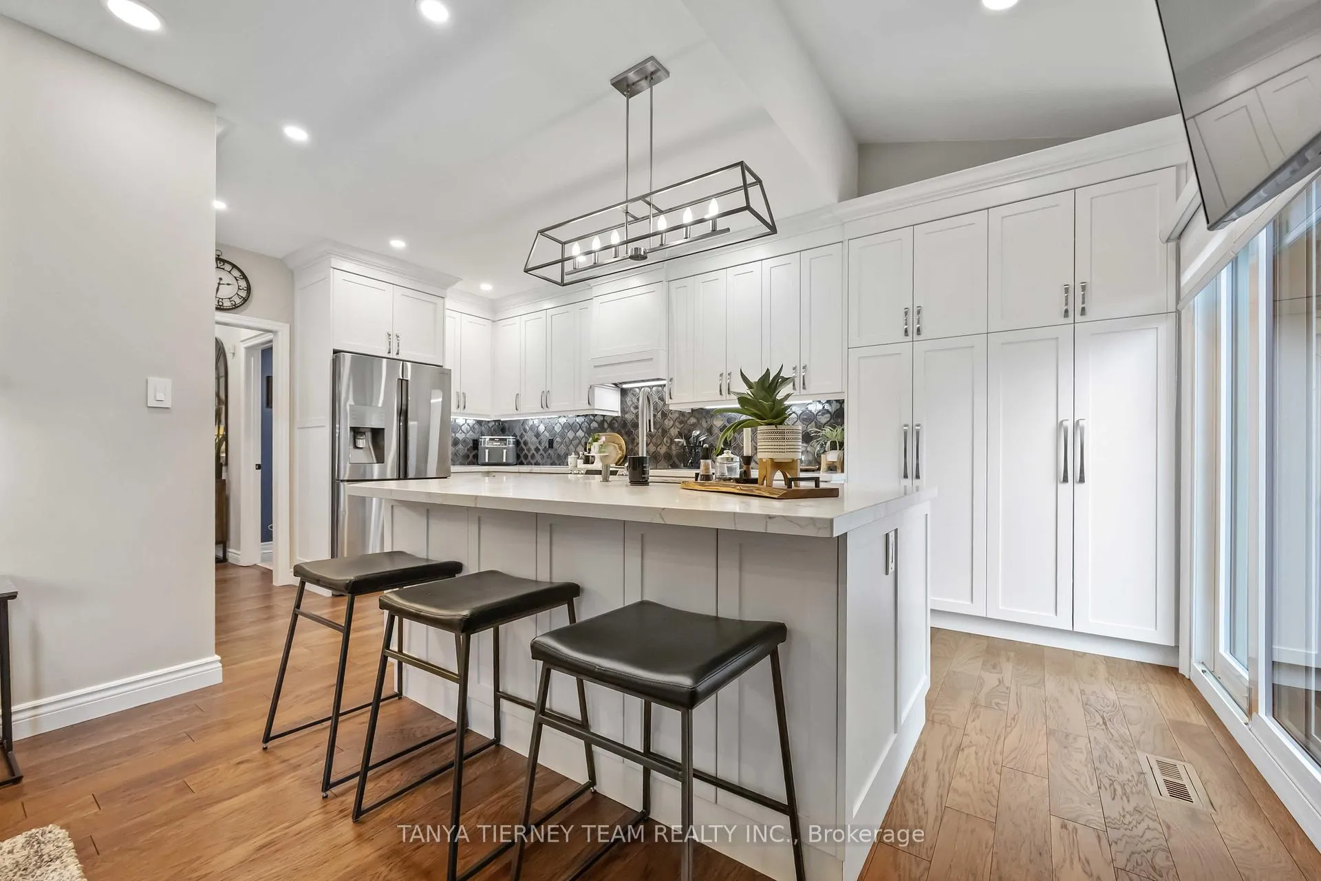 Photo 13 of 98 Bach Avenue, Whitby, Rolling Acres — HOMEH
