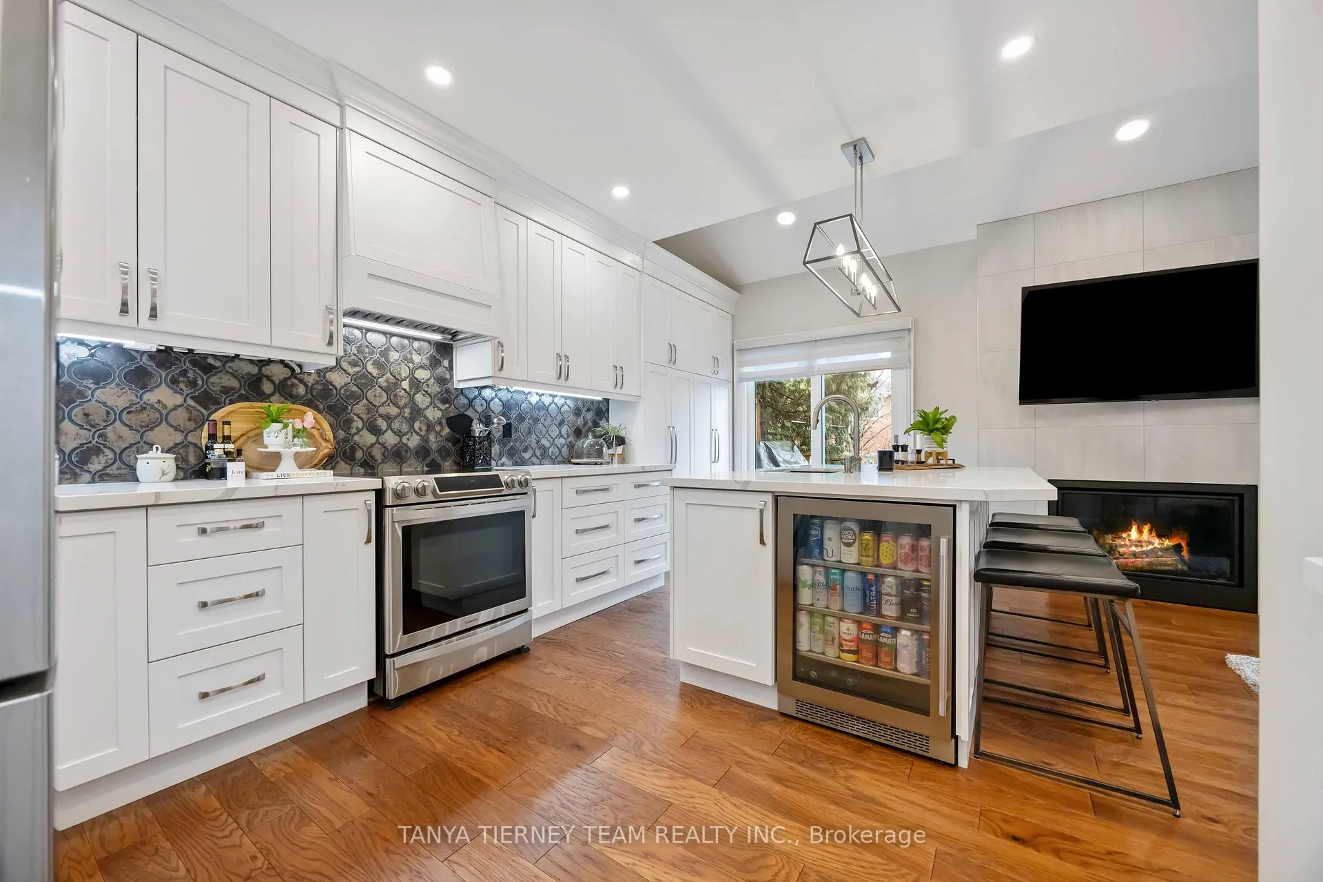 Photo 16 of 98 Bach Avenue, Whitby, Rolling Acres — HOMEH