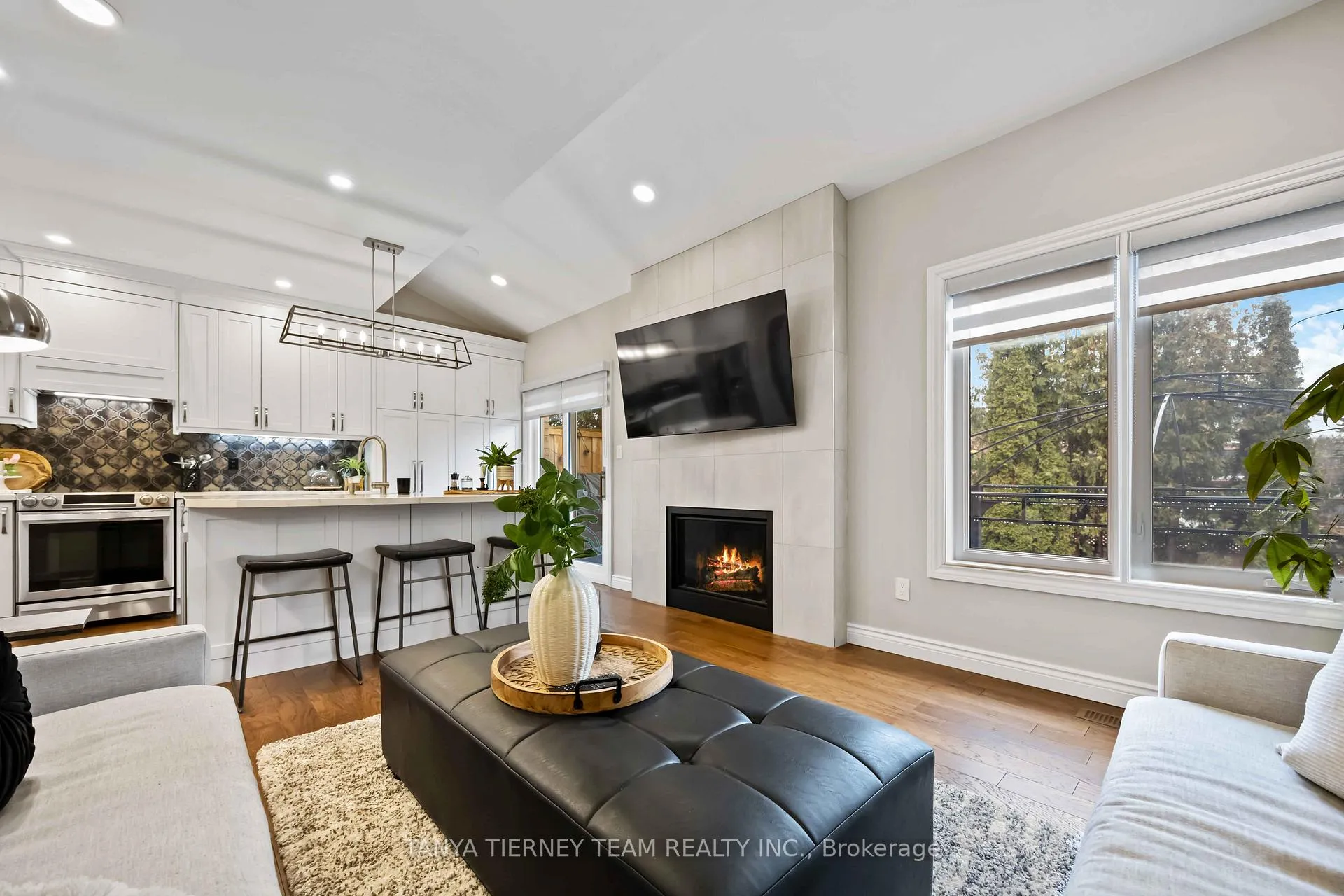 Photo 24 of 98 Bach Avenue, Whitby, Rolling Acres — HOMEH