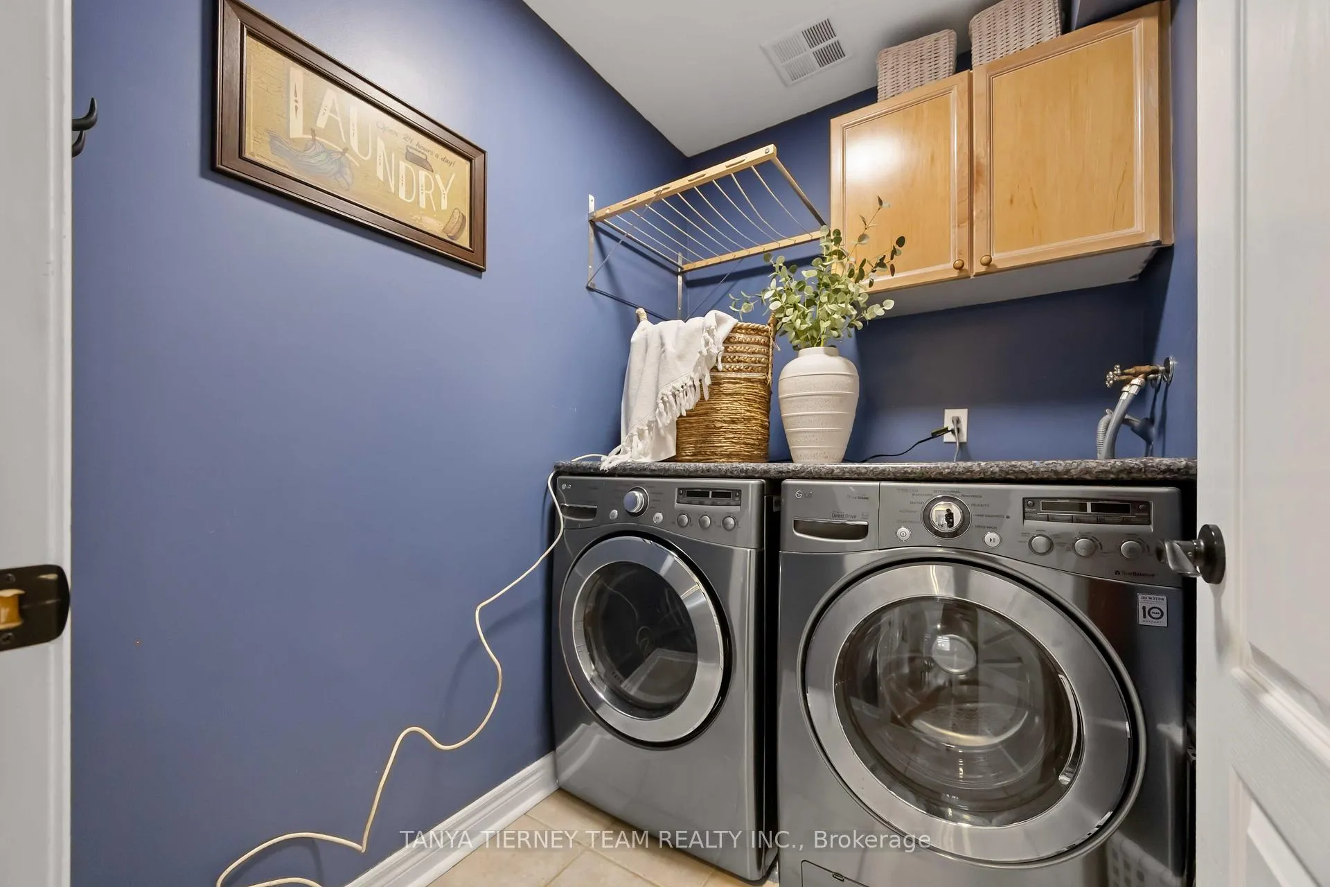 Photo 25 of 98 Bach Avenue, Whitby, Rolling Acres — HOMEH