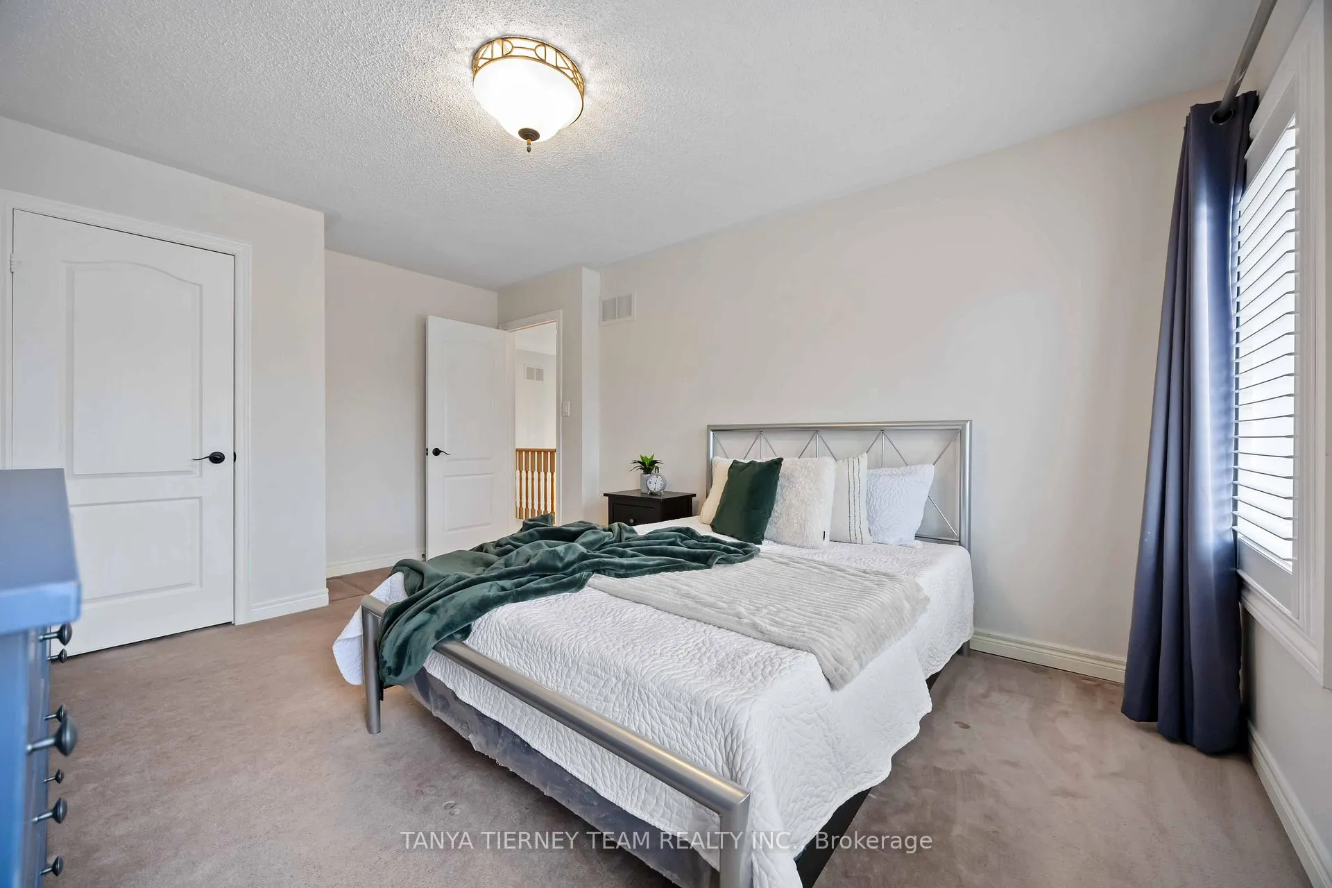 Photo 37 of 98 Bach Avenue, Whitby, Rolling Acres — HOMEH
