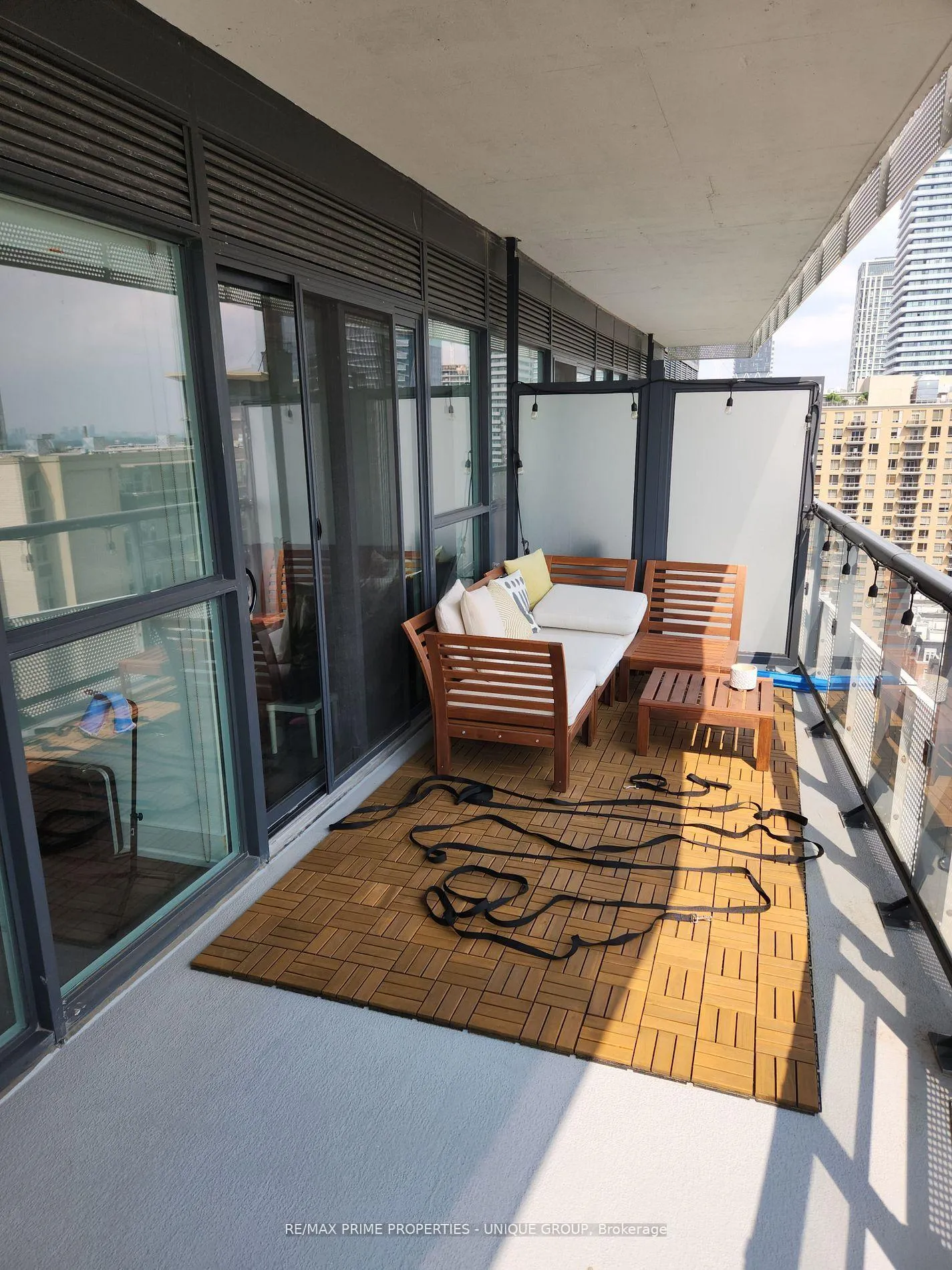 Photo 9 of Unit 1401, 11 Lillian Street, Toronto, Mount Pleasant West — HOMEH