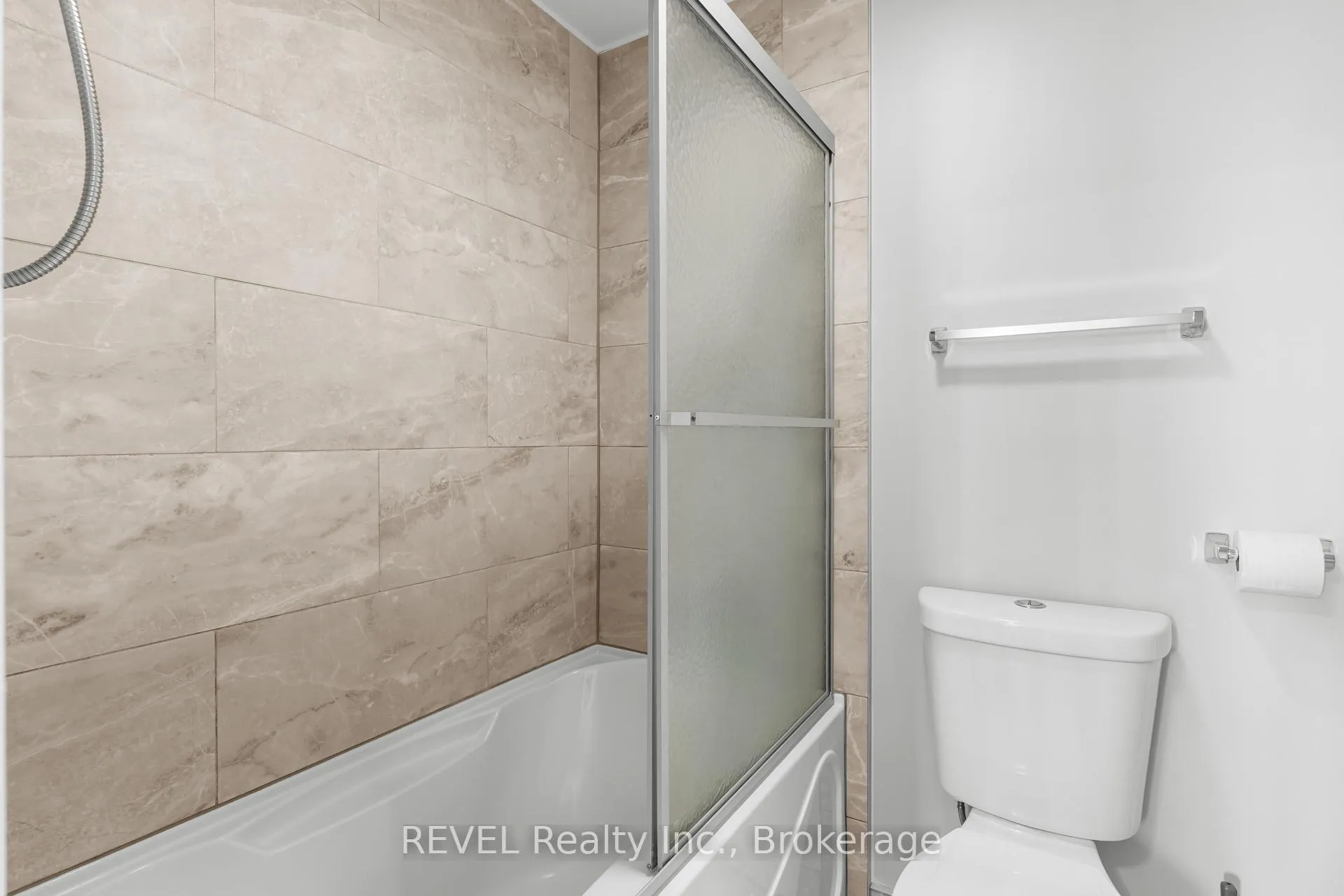 Photo 11 of 5679 Desson Avenue, Niagara Falls, Clifton Hill — HOMEH
