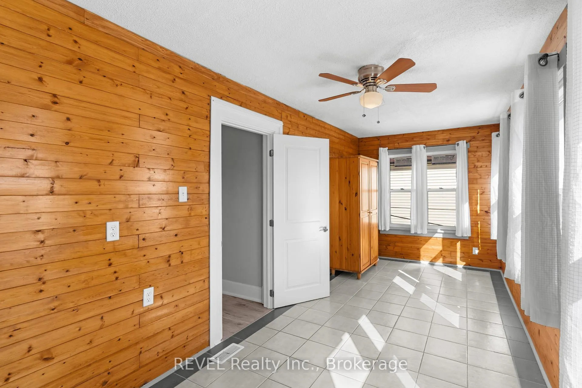 Photo 16 of 5679 Desson Avenue, Niagara Falls, Clifton Hill — HOMEH