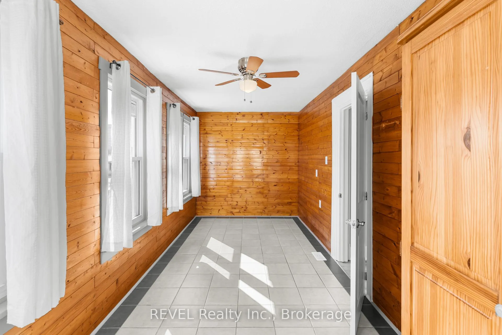Photo 17 of 5679 Desson Avenue, Niagara Falls, Clifton Hill — HOMEH