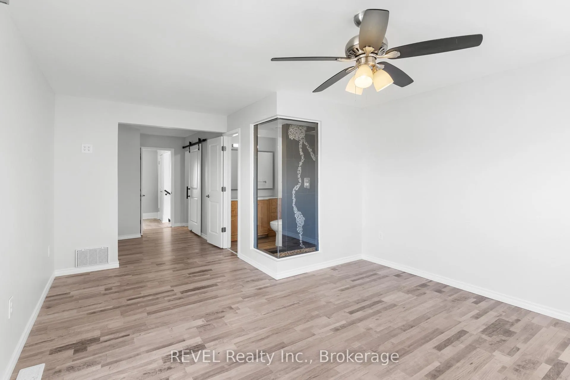 Photo 22 of 5679 Desson Avenue, Niagara Falls, Clifton Hill — HOMEH