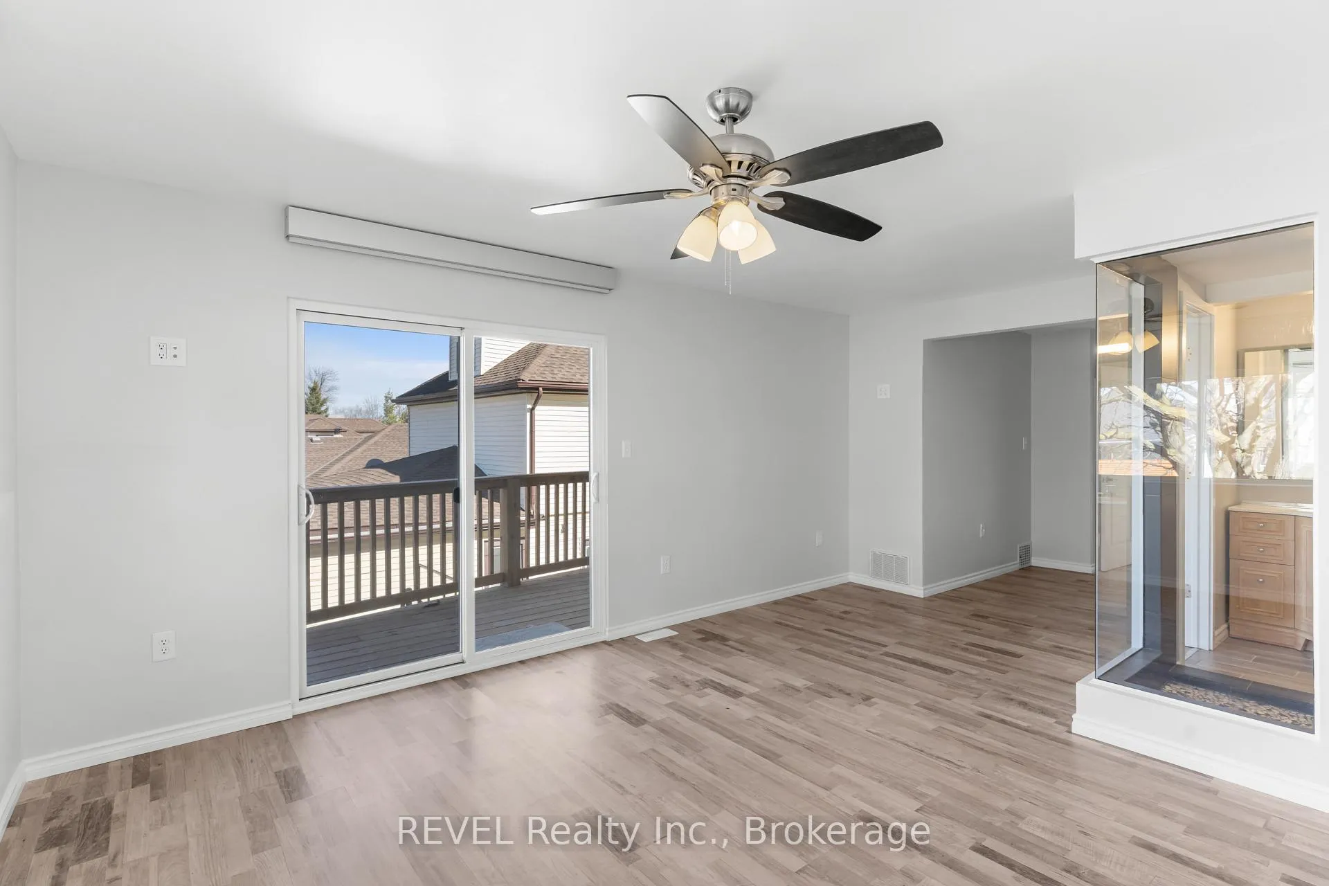 Photo 24 of 5679 Desson Avenue, Niagara Falls, Clifton Hill — HOMEH