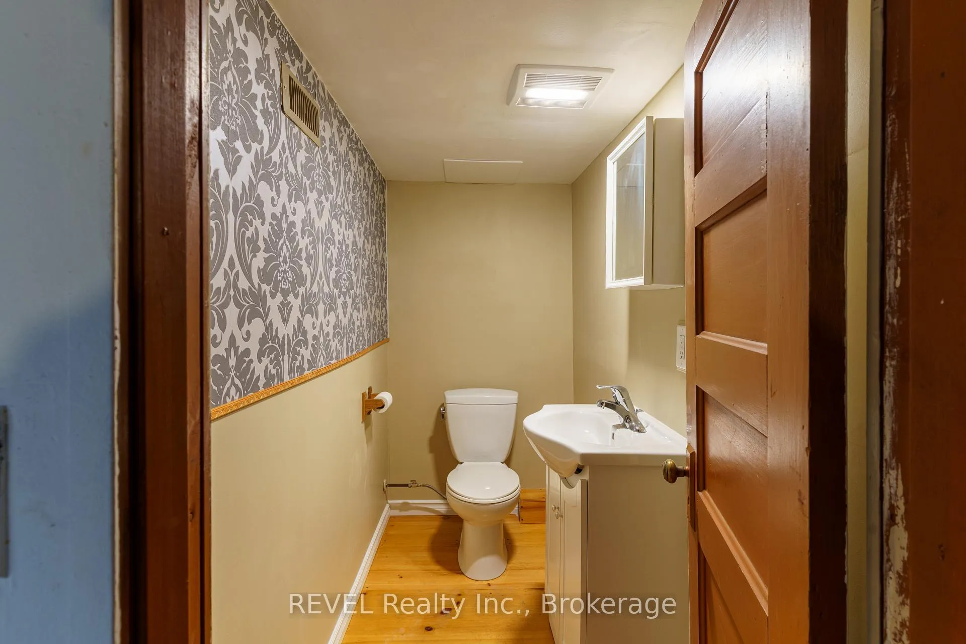 Photo 29 of 5679 Desson Avenue, Niagara Falls, Clifton Hill — HOMEH