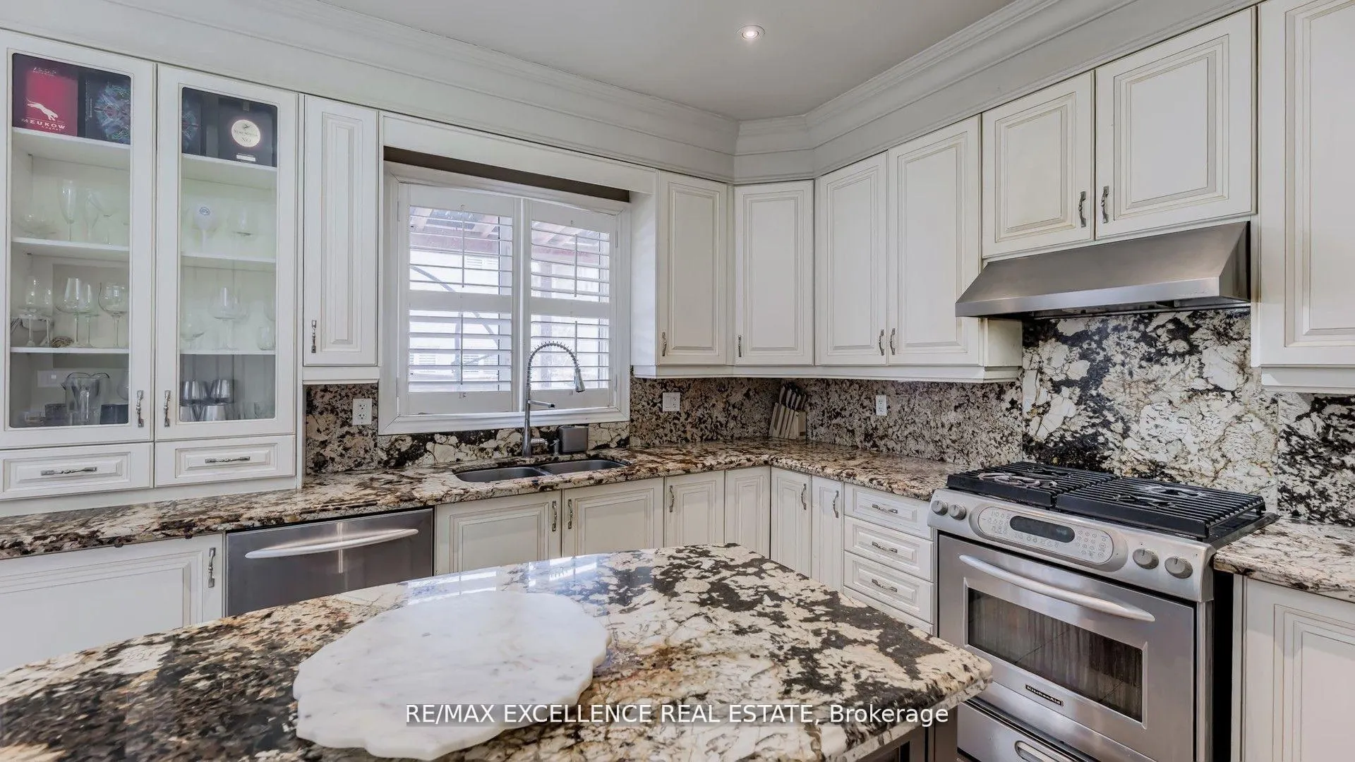 Photo 12 of 68 Bluffwood Crescent, Brampton, Bram East — HOMEH