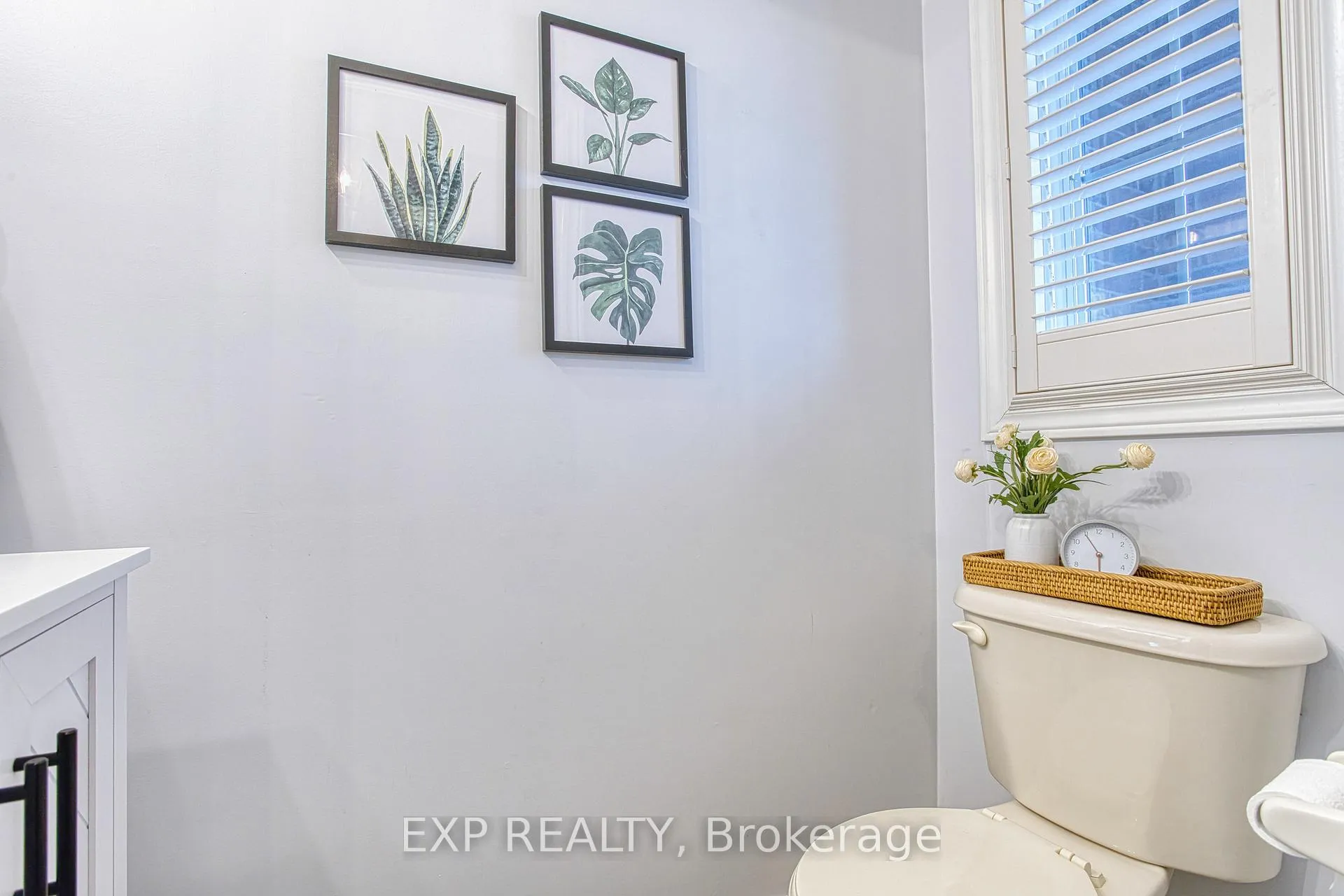 Photo 5 of 114 Marina Point Crescent, Hamilton, Winona Park — HOMEH