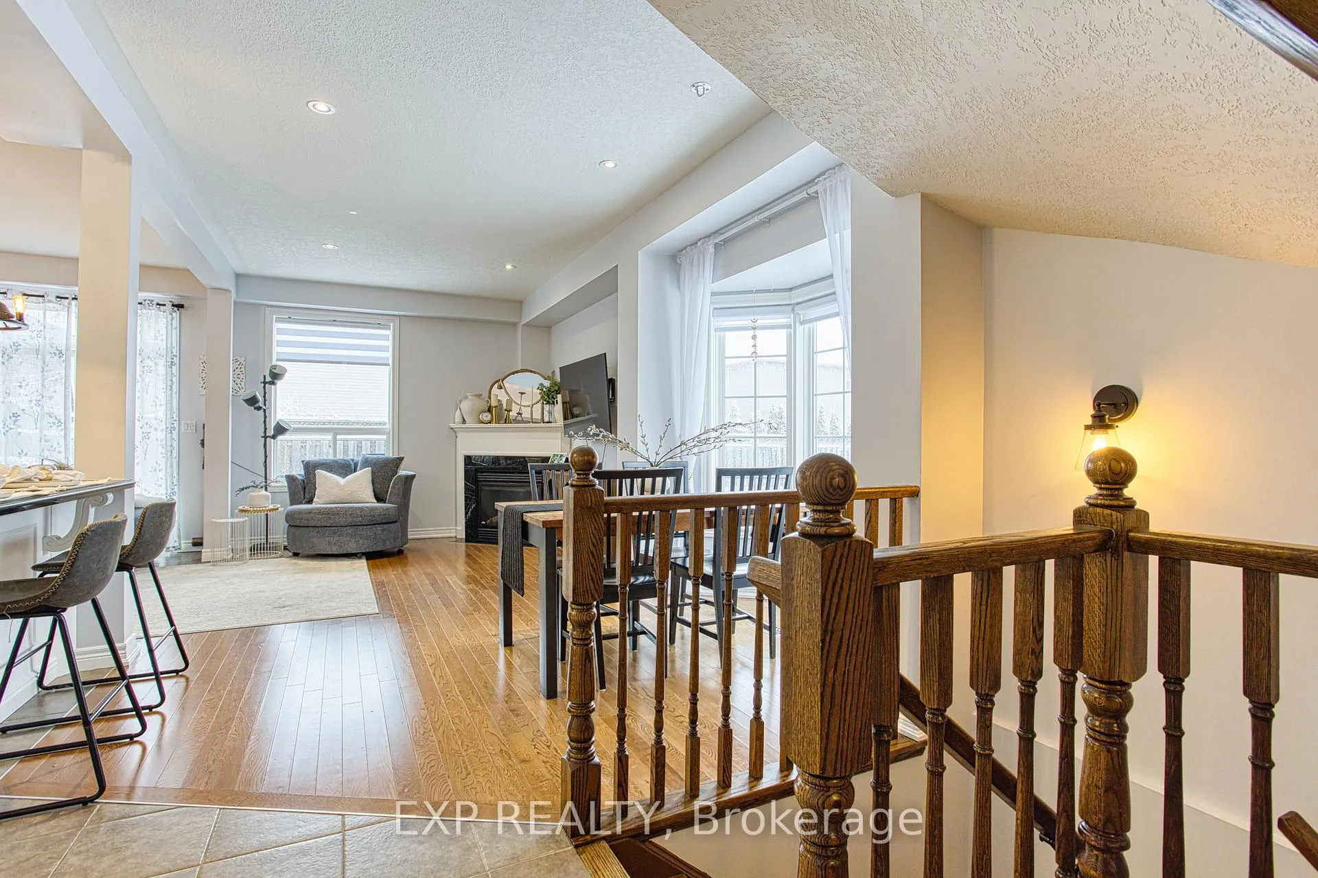 Photo 7 of 114 Marina Point Crescent, Hamilton, Winona Park — HOMEH