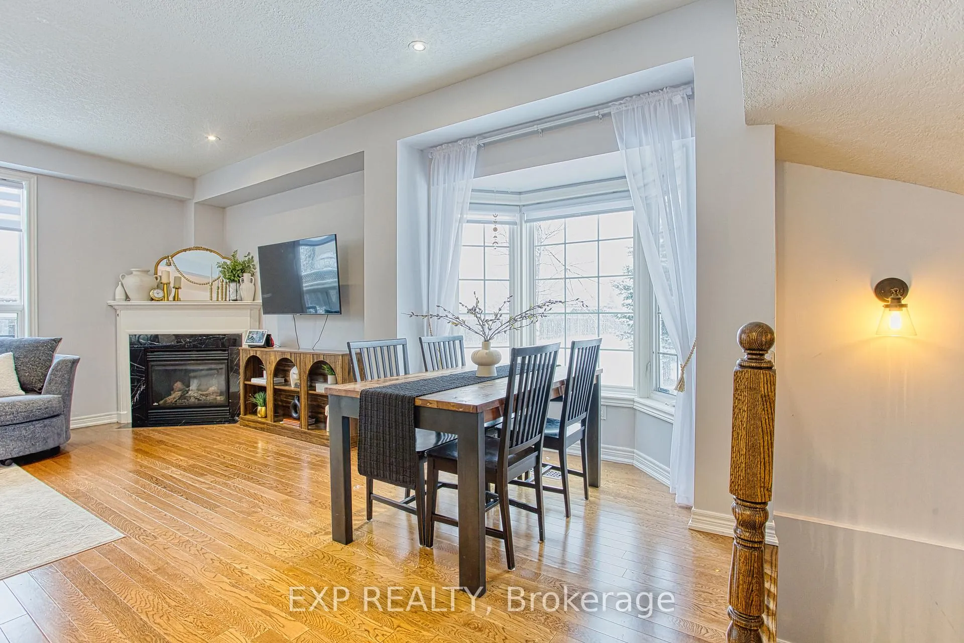Photo 8 of 114 Marina Point Crescent, Hamilton, Winona Park — HOMEH