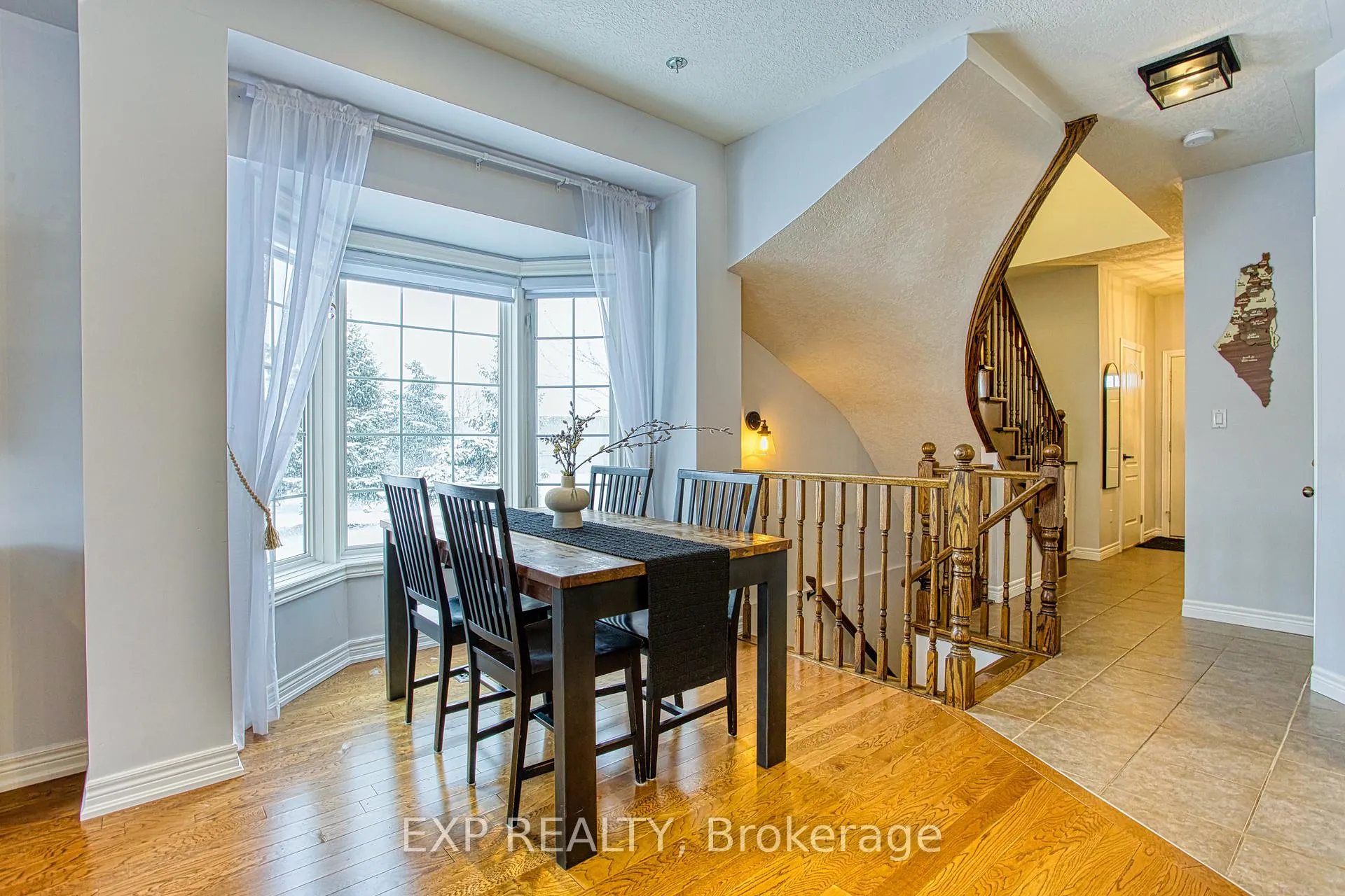 Photo 9 of 114 Marina Point Crescent, Hamilton, Winona Park — HOMEH