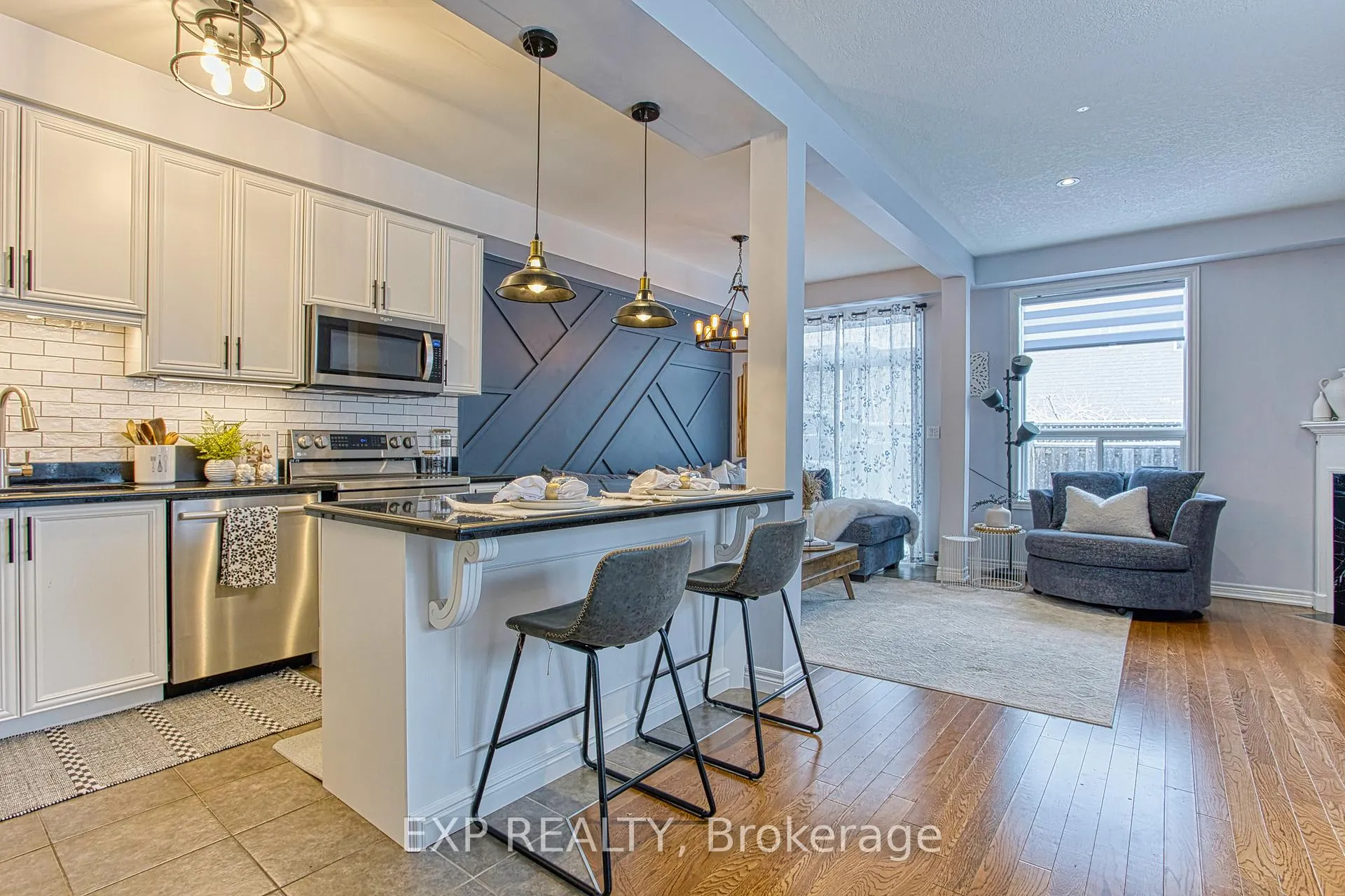 Photo 10 of 114 Marina Point Crescent, Hamilton, Winona Park — HOMEH