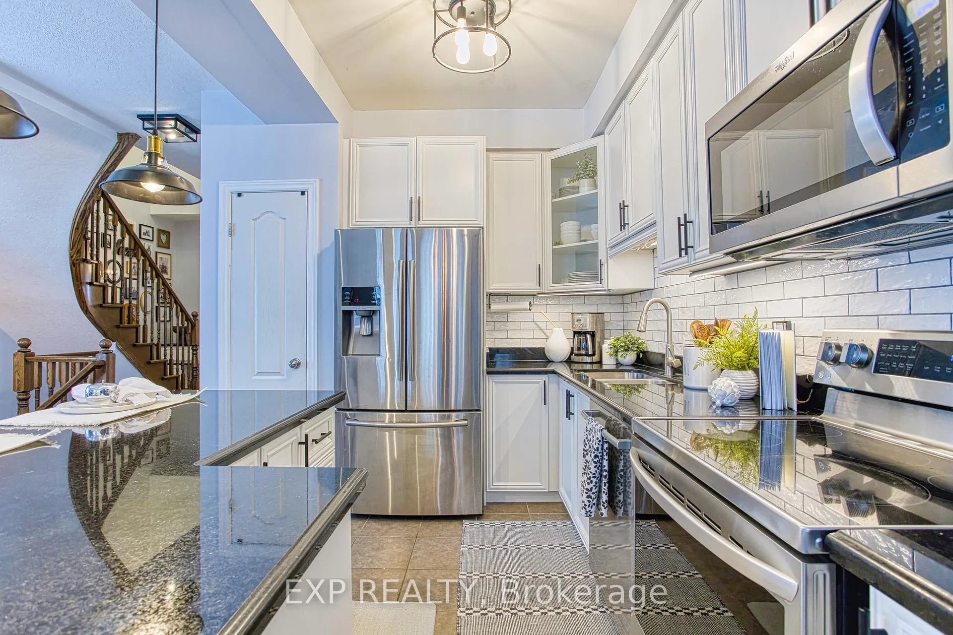 Photo 13 of 114 Marina Point Crescent, Hamilton, Winona Park — HOMEH