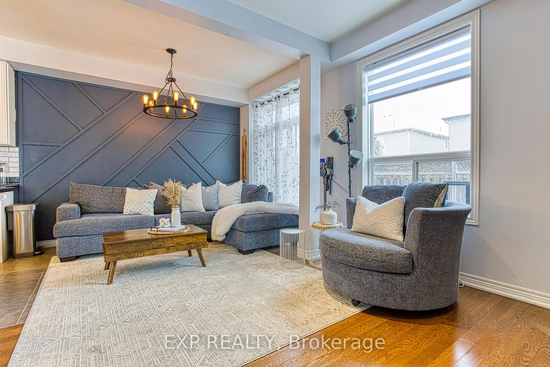 Photo 17 of 114 Marina Point Crescent, Hamilton, Winona Park — HOMEH
