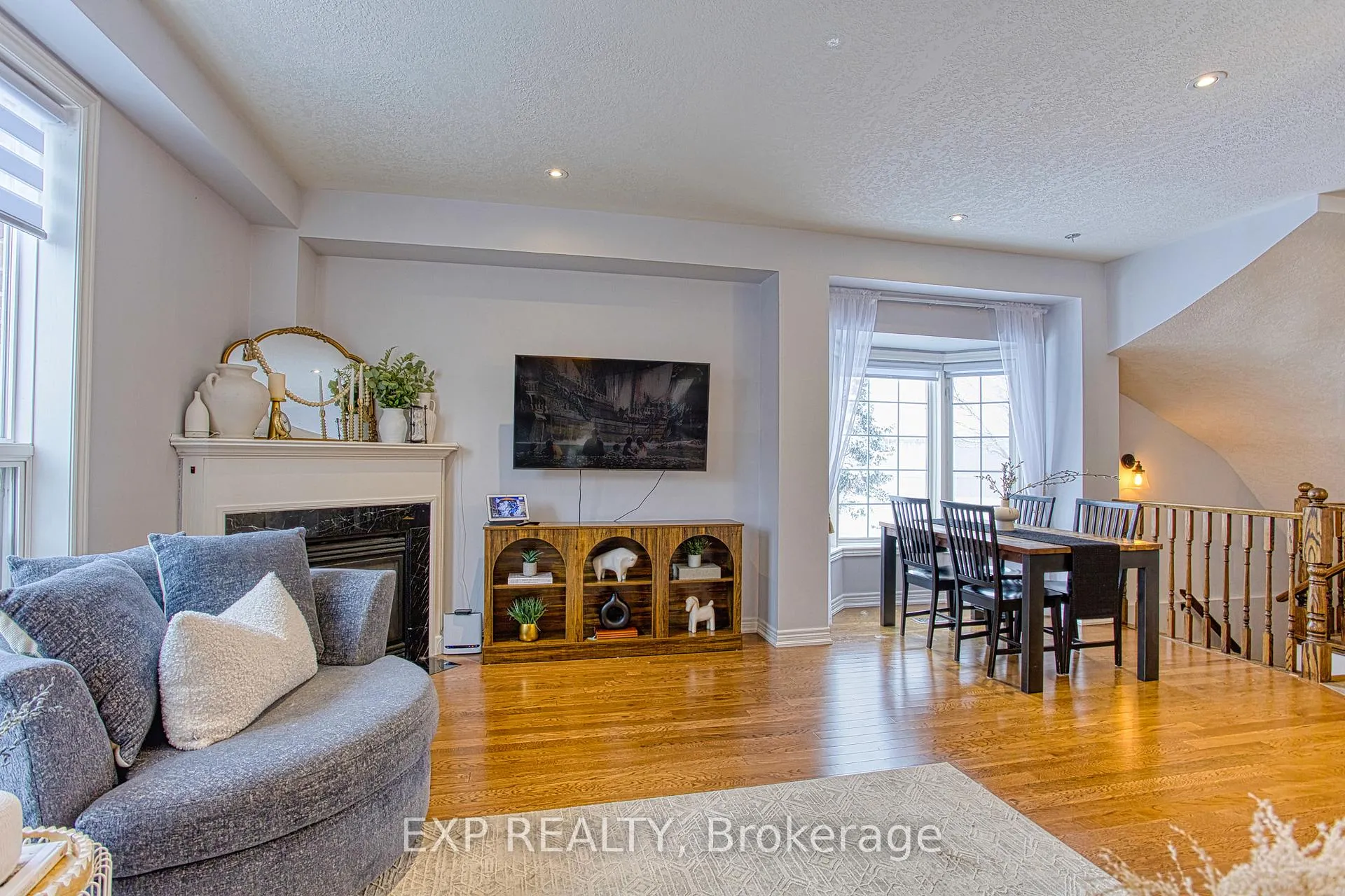 Photo 20 of 114 Marina Point Crescent, Hamilton, Winona Park — HOMEH
