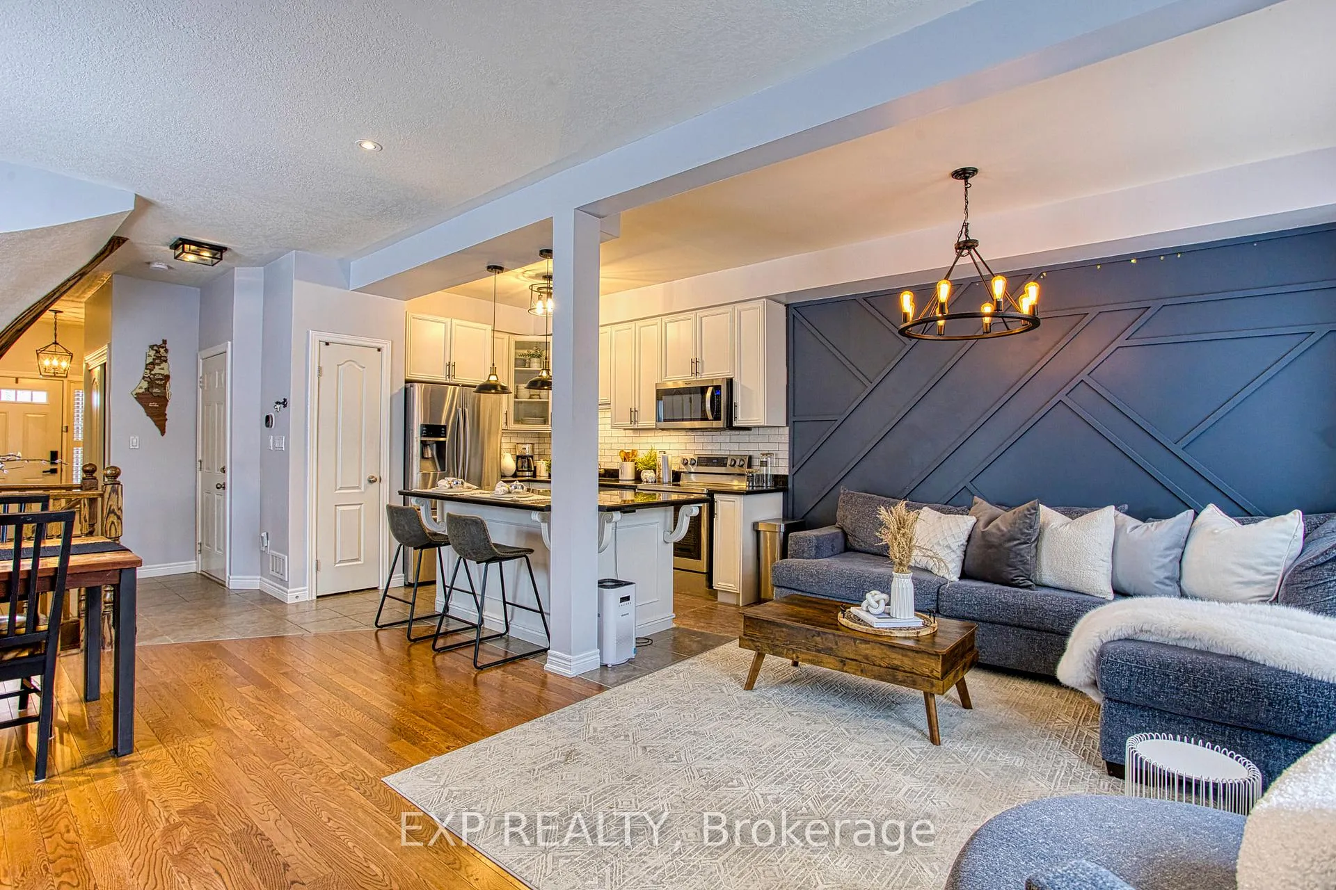 Photo 21 of 114 Marina Point Crescent, Hamilton, Winona Park — HOMEH