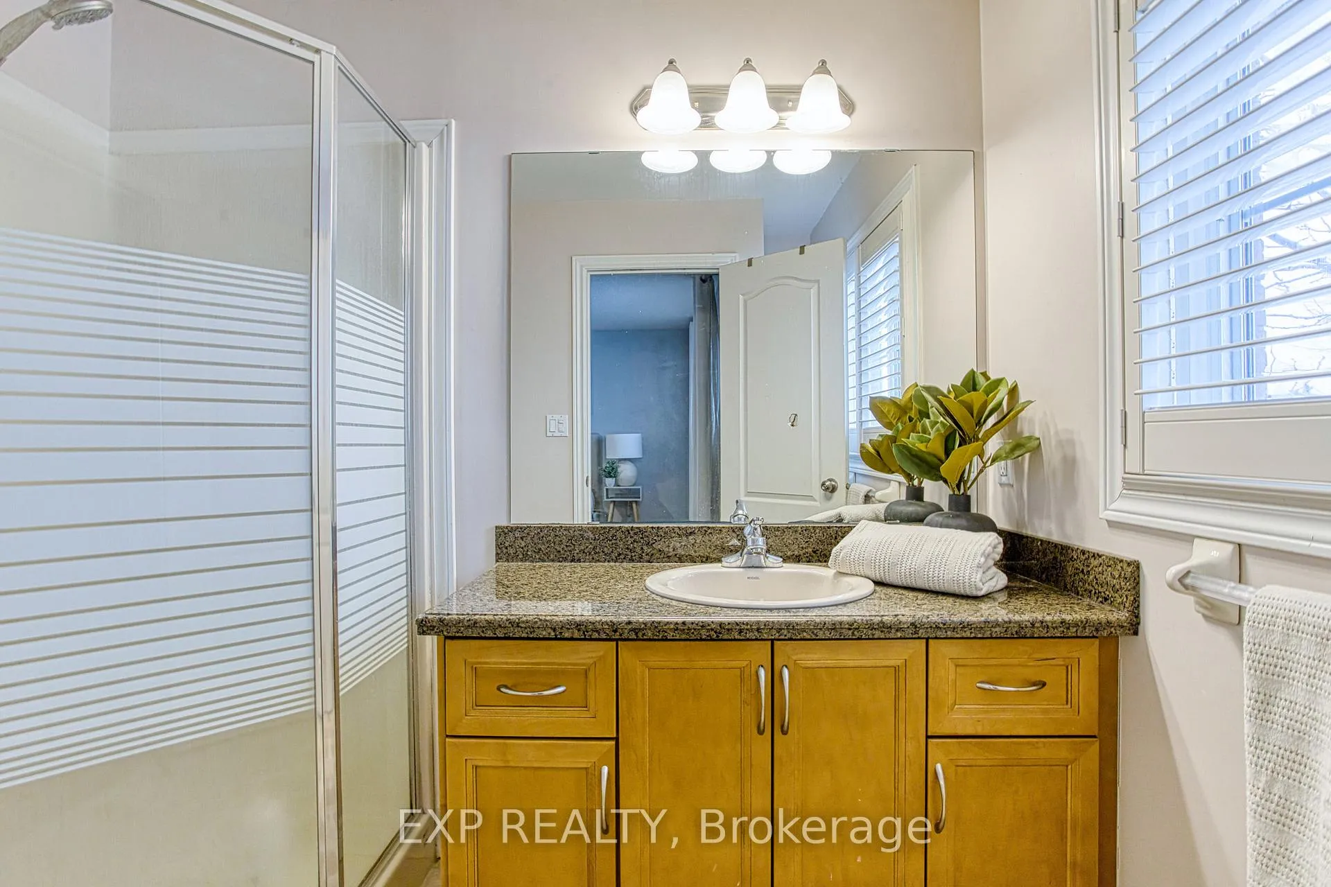 Photo 24 of 114 Marina Point Crescent, Hamilton, Winona Park — HOMEH
