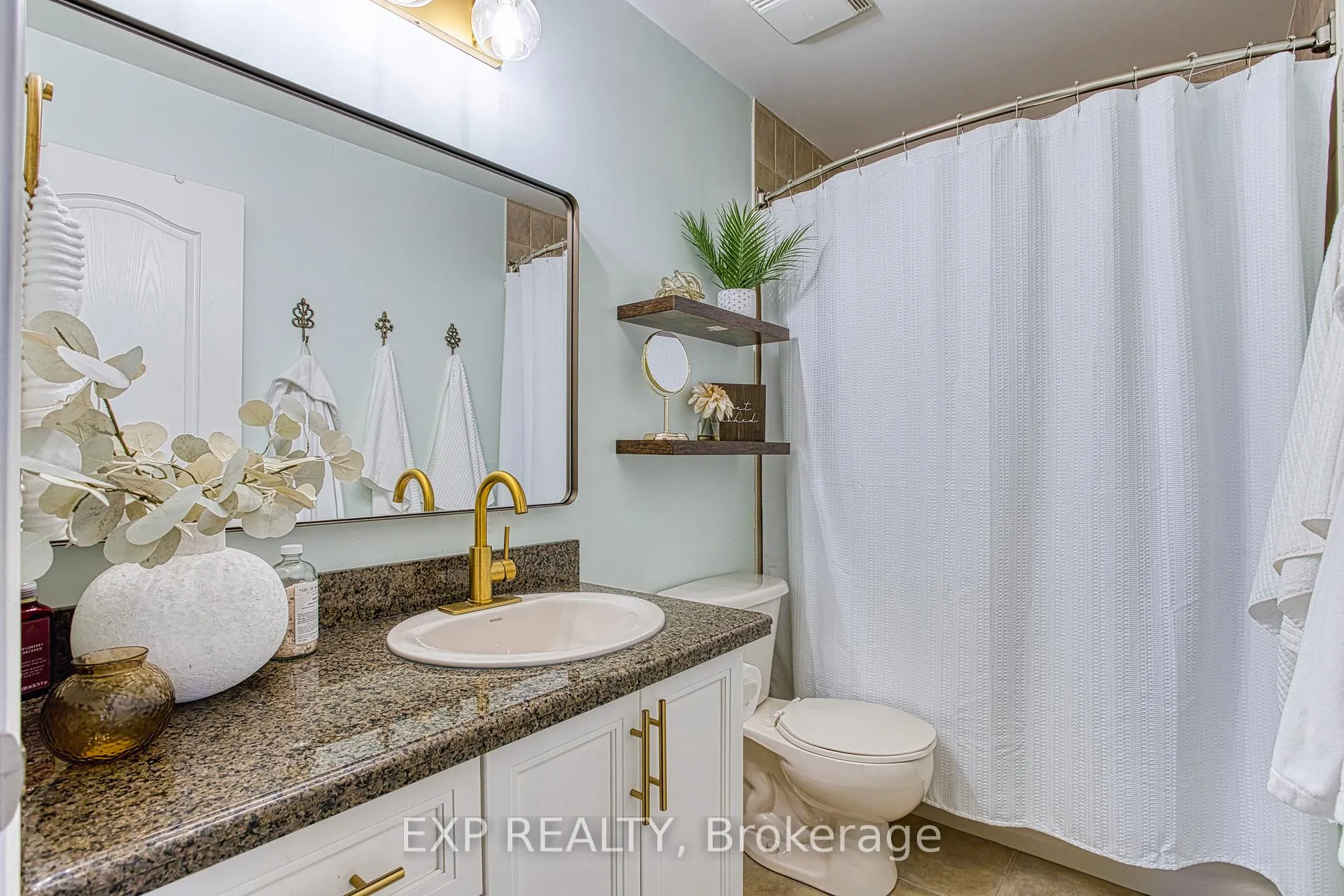 Photo 25 of 114 Marina Point Crescent, Hamilton, Winona Park — HOMEH