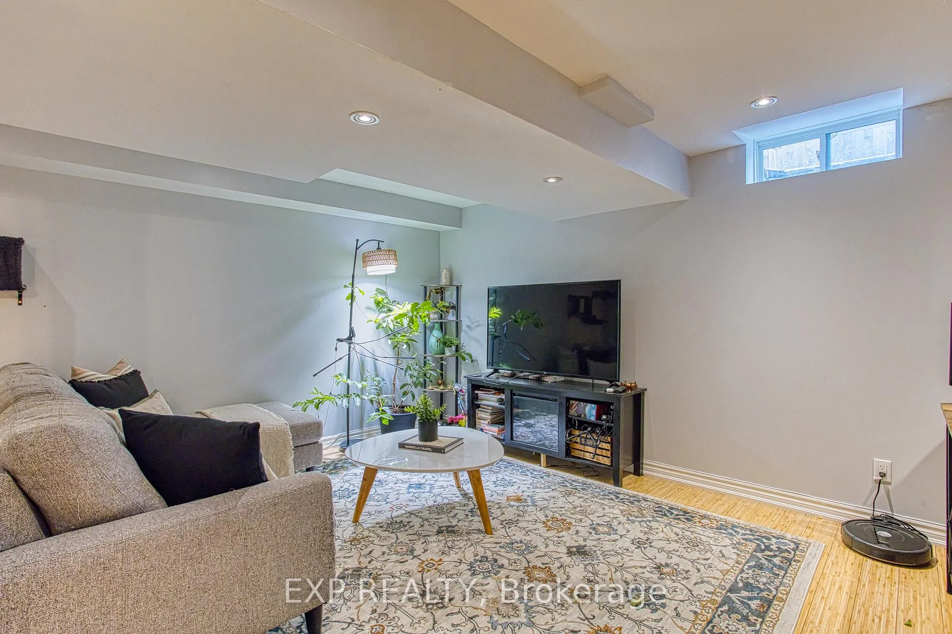 Photo 30 of 114 Marina Point Crescent, Hamilton, Winona Park — HOMEH