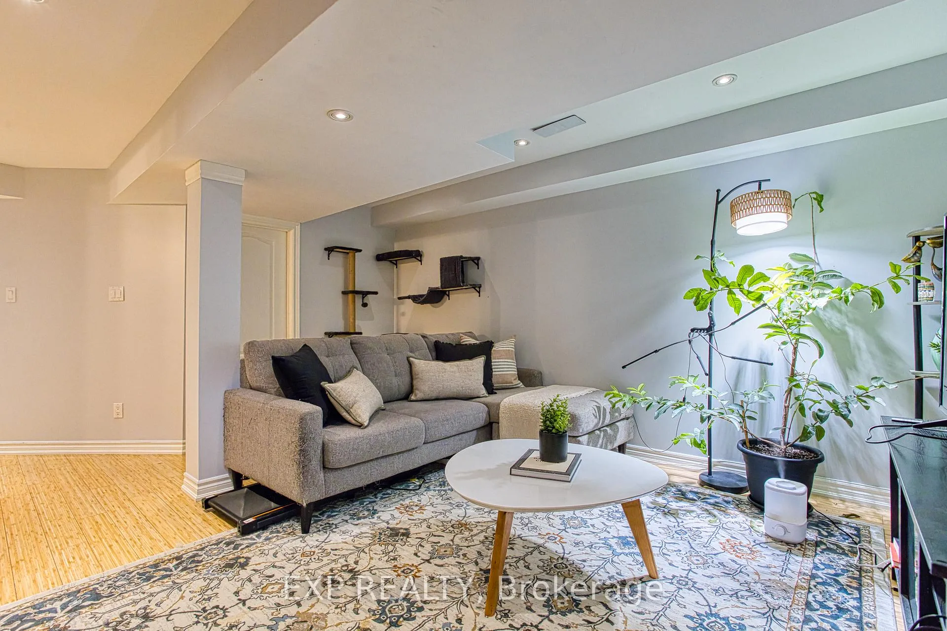 Photo 31 of 114 Marina Point Crescent, Hamilton, Winona Park — HOMEH