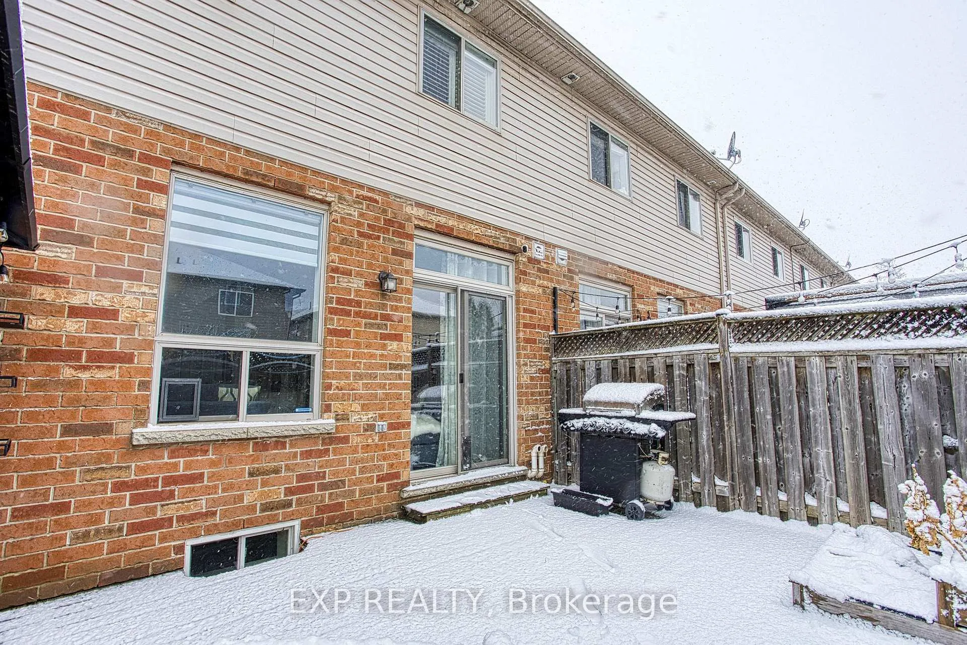 Photo 35 of 114 Marina Point Crescent, Hamilton, Winona Park — HOMEH