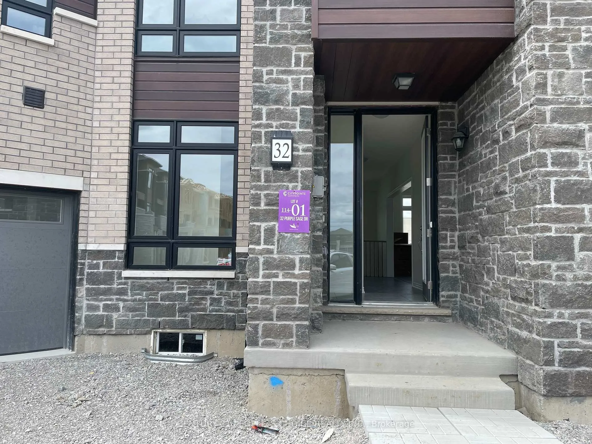 Photo 2 of 32 Purple Sage Drive, Brampton, Bram East — HOMEH