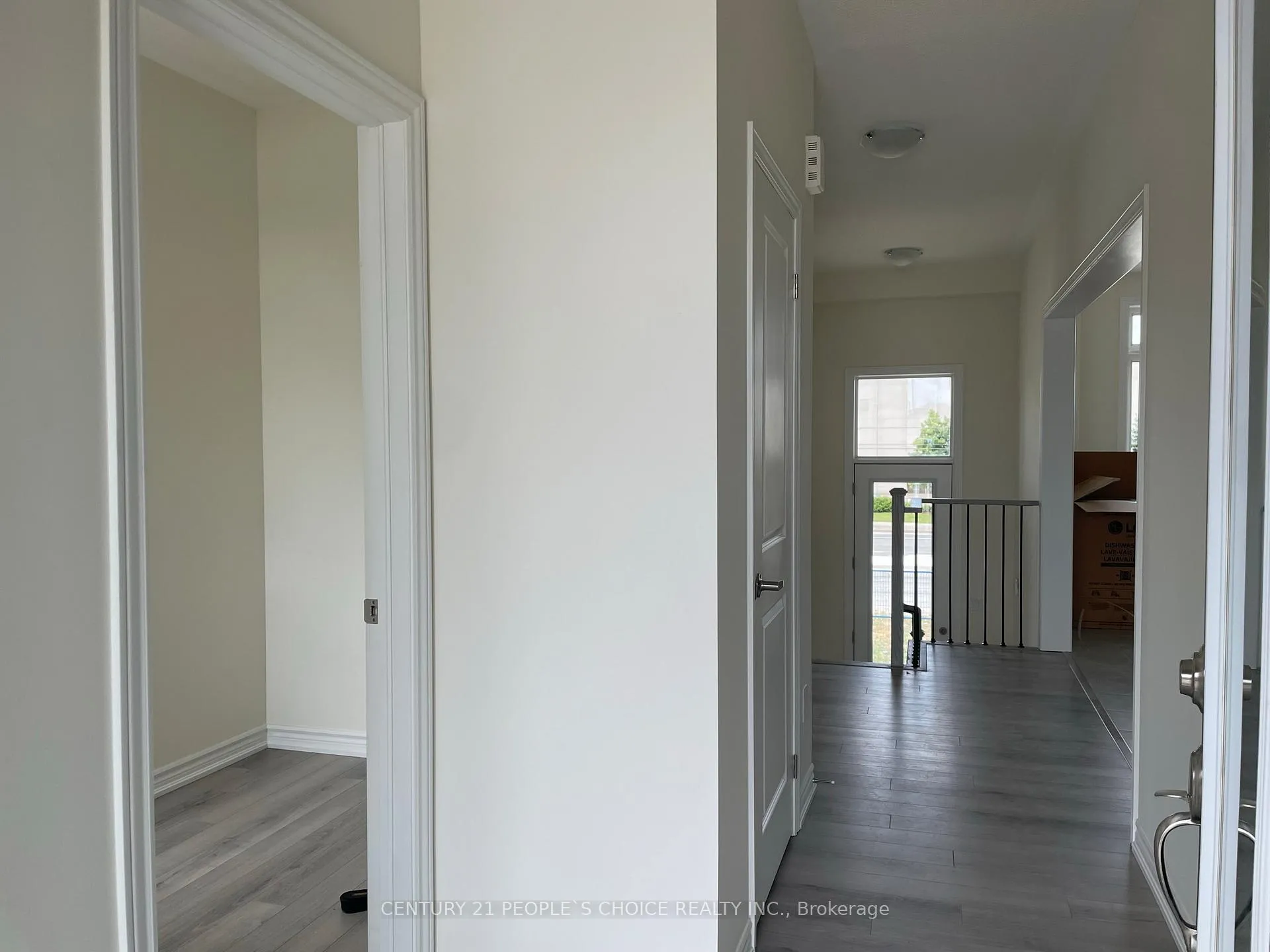 Photo 3 of 32 Purple Sage Drive, Brampton, Bram East — HOMEH