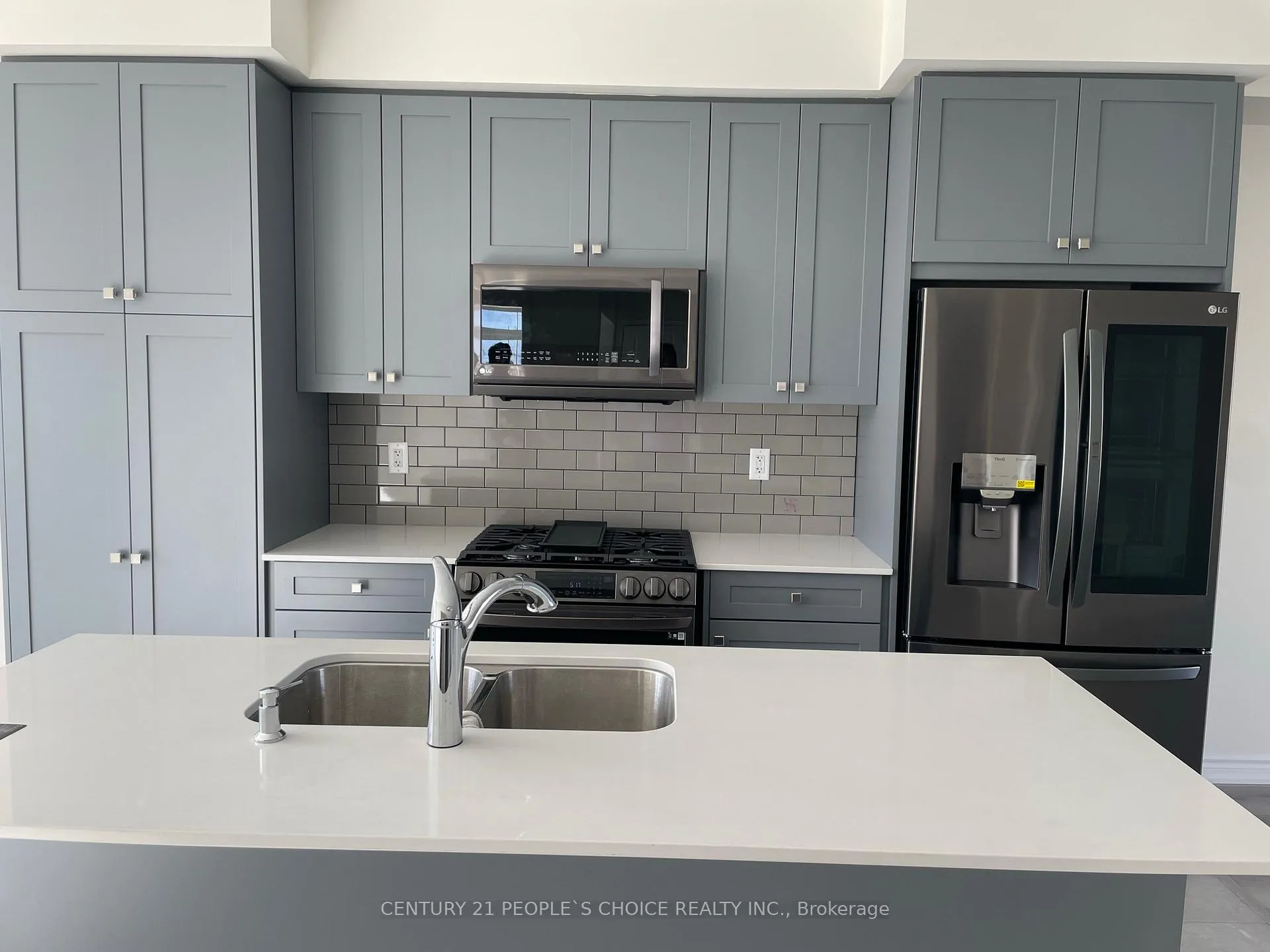 Photo 8 of 32 Purple Sage Drive, Brampton, Bram East — HOMEH