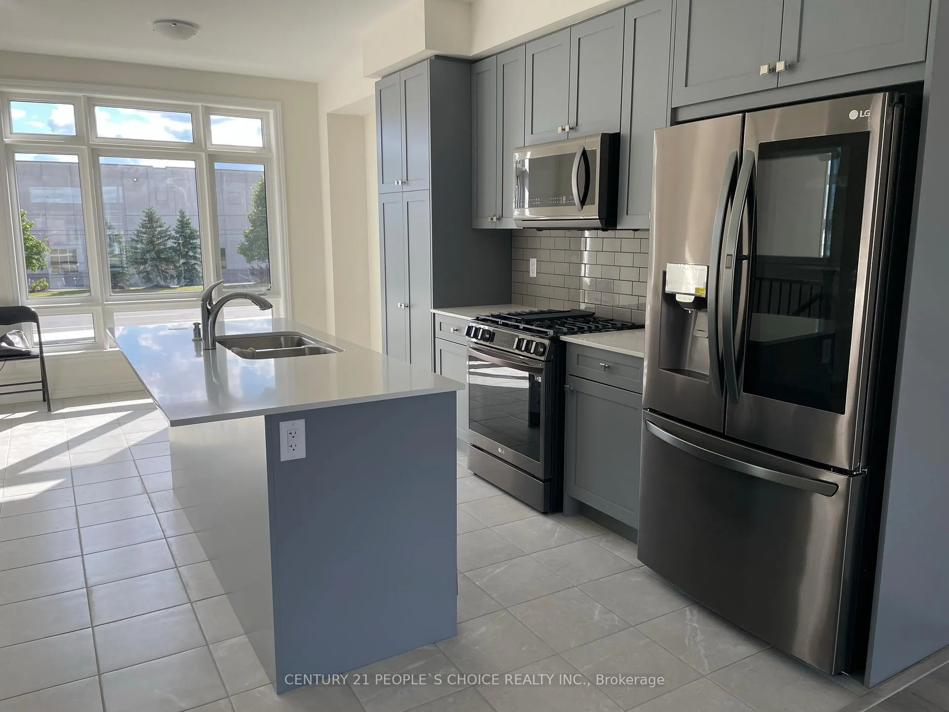 Photo 9 of 32 Purple Sage Drive, Brampton, Bram East — HOMEH