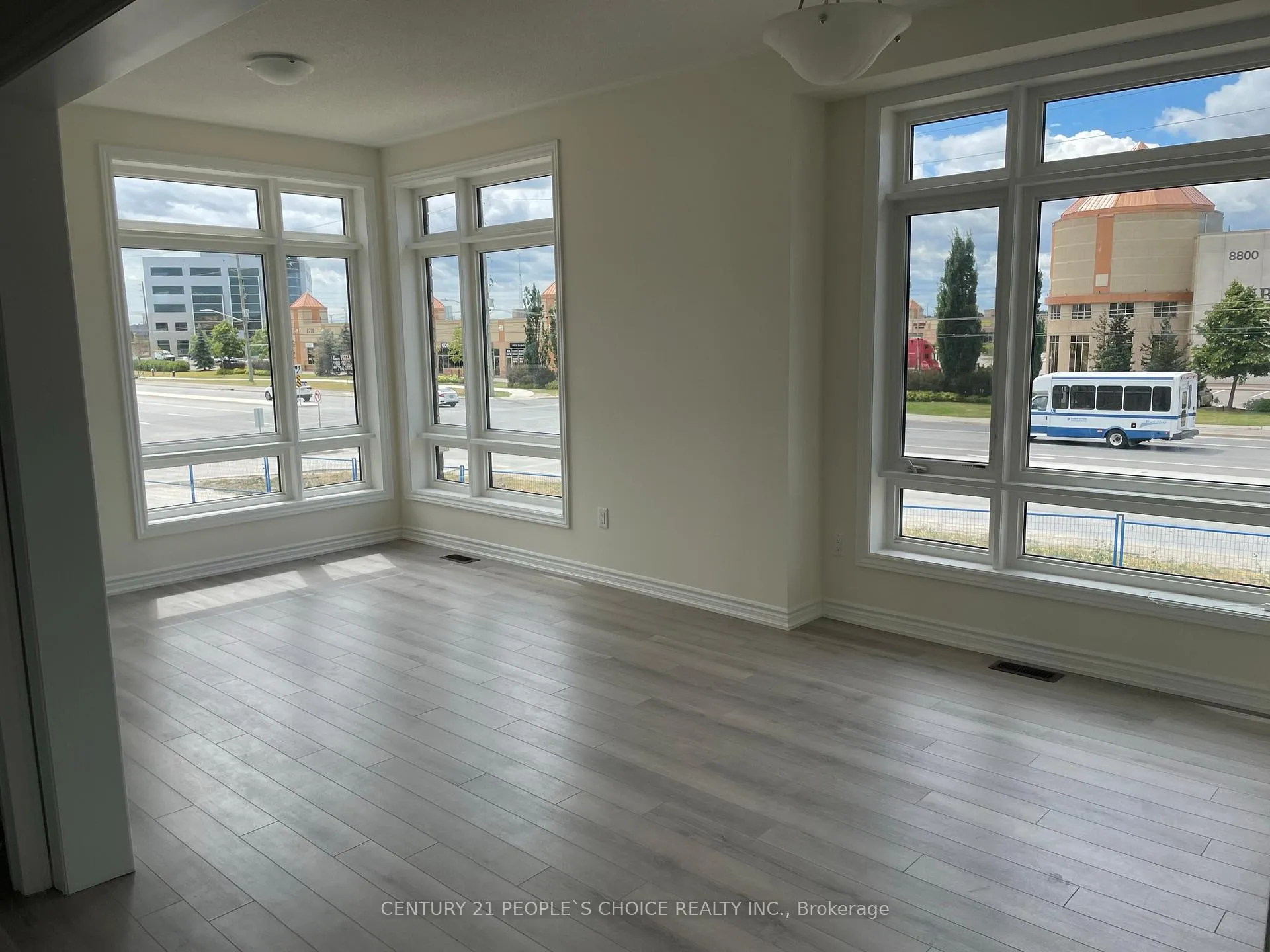 Photo 13 of 32 Purple Sage Drive, Brampton, Bram East — HOMEH