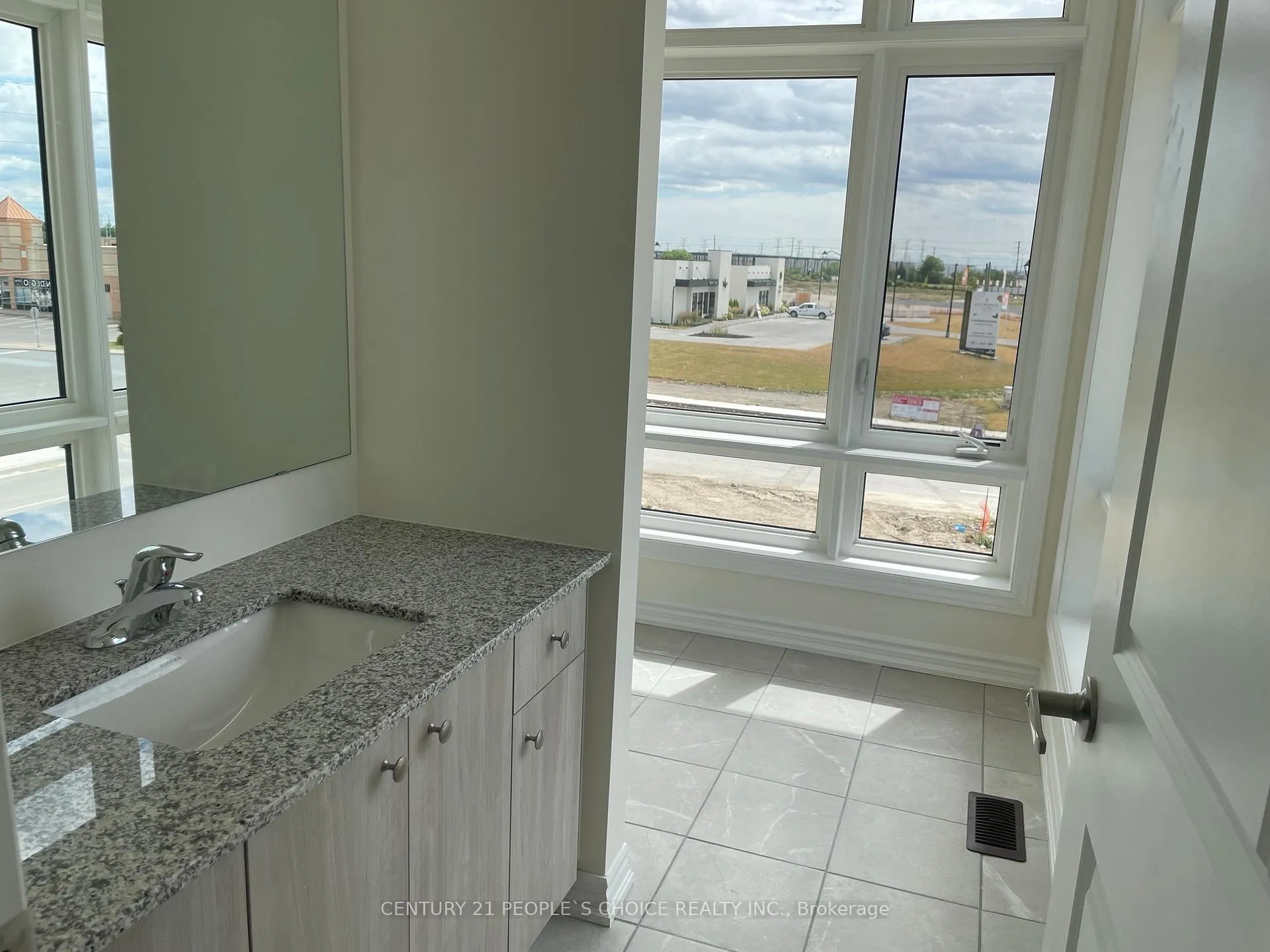 Photo 22 of 32 Purple Sage Drive, Brampton, Bram East — HOMEH