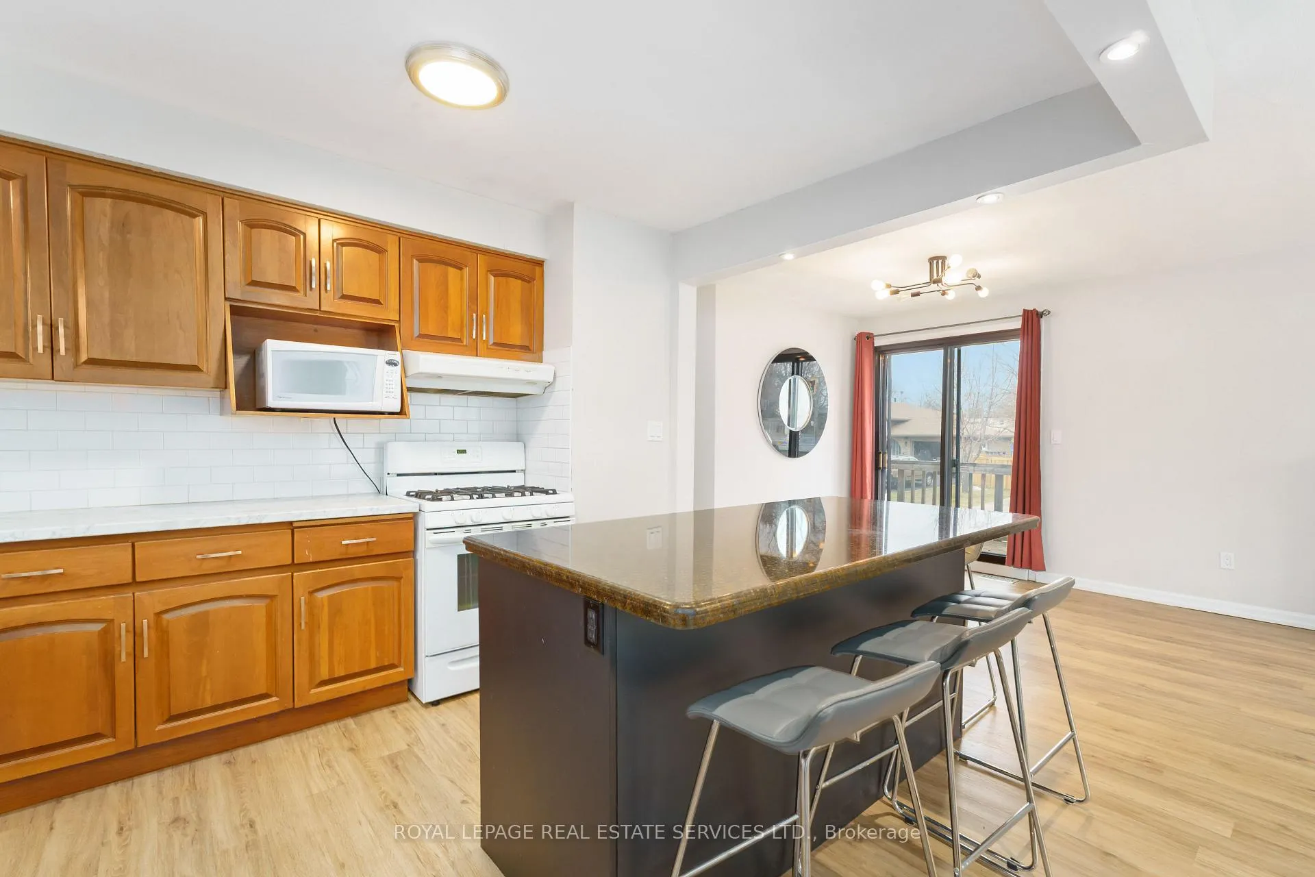 Photo 12 of Unit Main, 517 Mohawk Road W, Hamilton, Gilbert — HOMEH