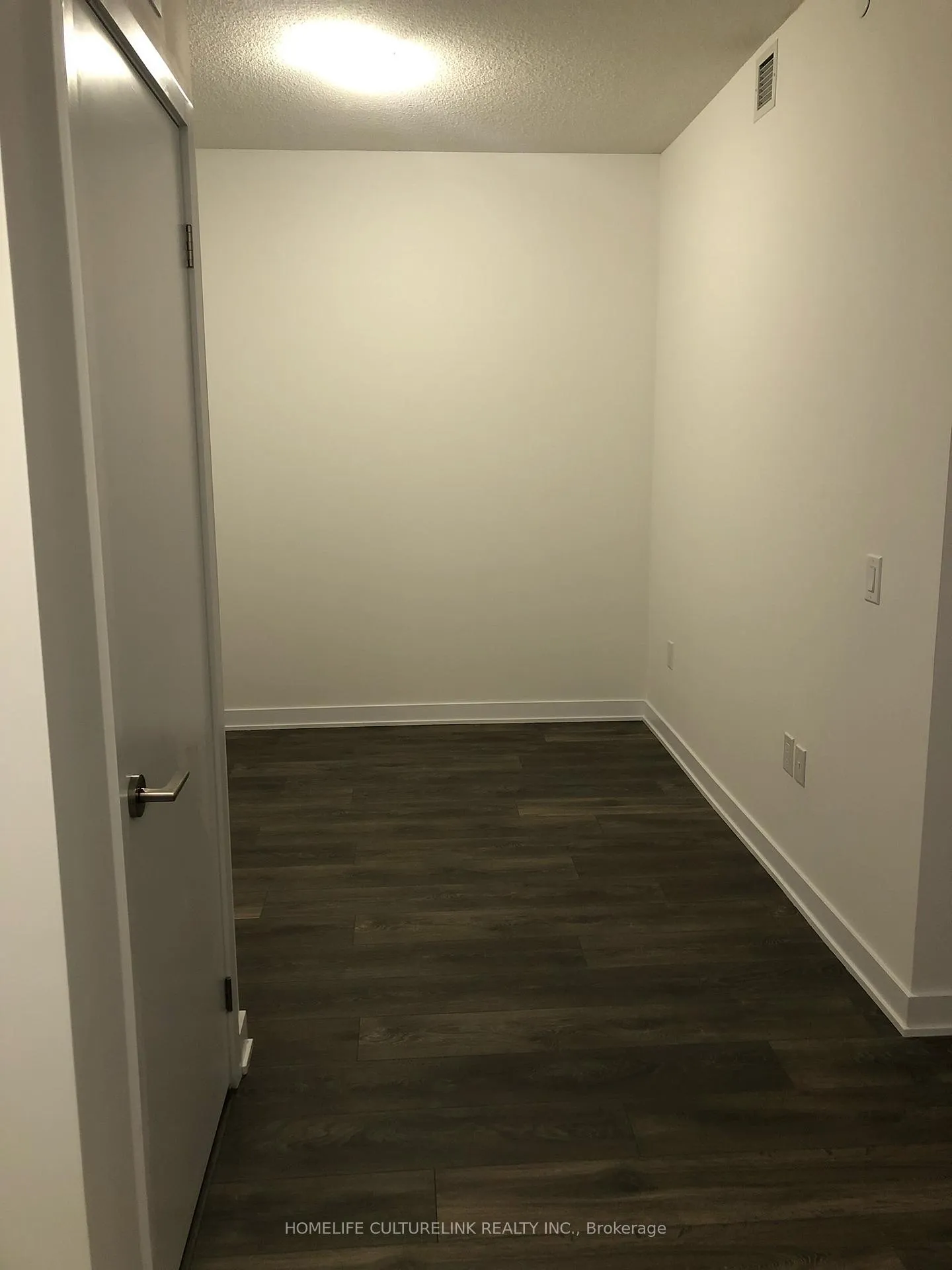 Photo 7 of Unit 815, 10 Honeycrisp Crescent, Vaughan, Vaughan Corporate Centre — HOMEH