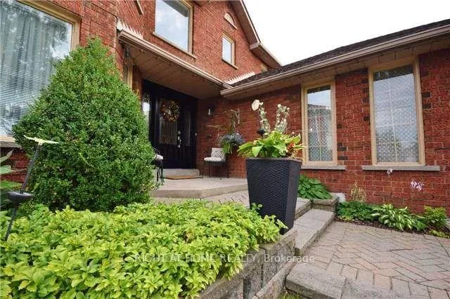 Photo 2 of 19 Willowbrook Drive, Whitby, Pringle Creek — HOMEH