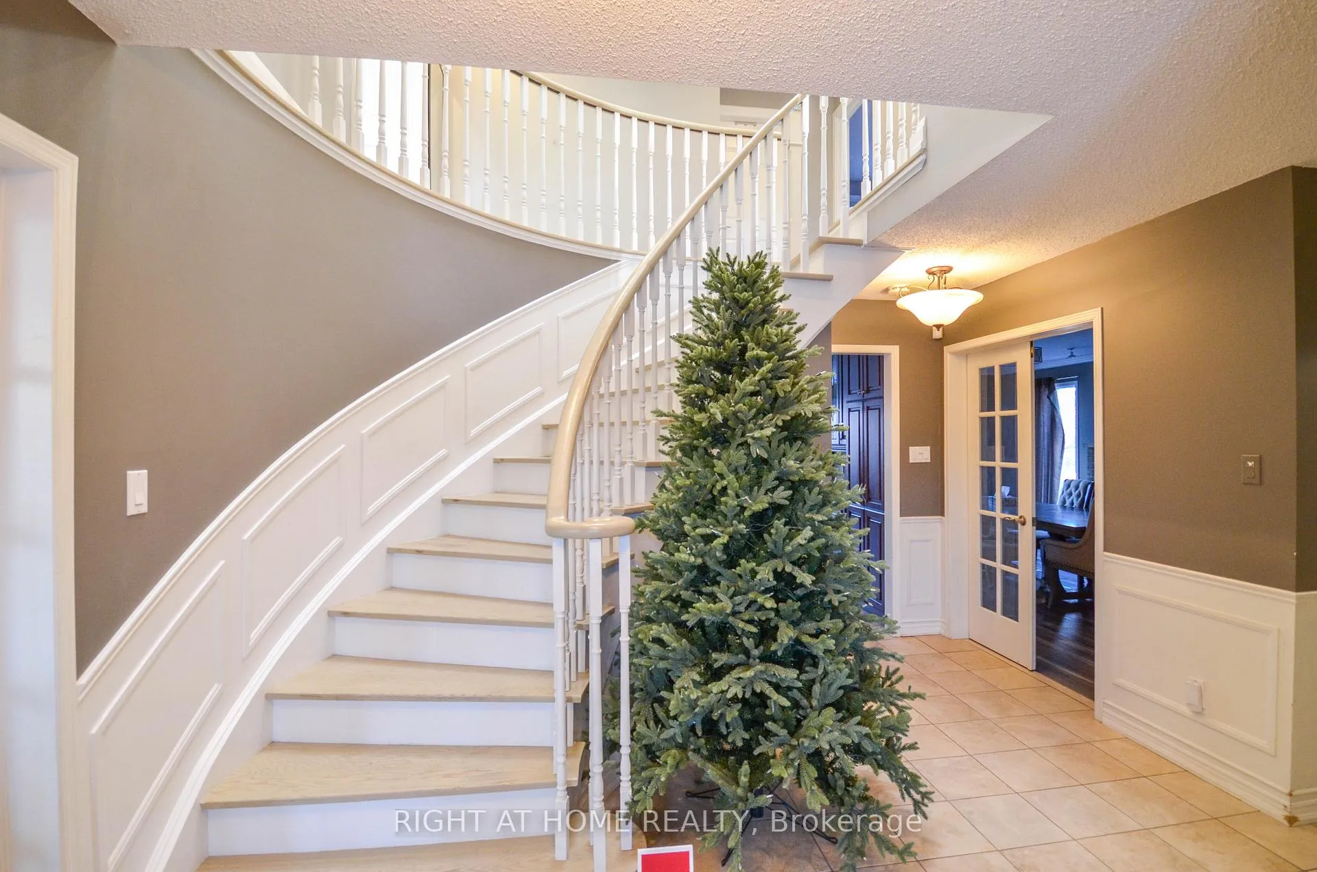 Photo 3 of 19 Willowbrook Drive, Whitby, Pringle Creek — HOMEH