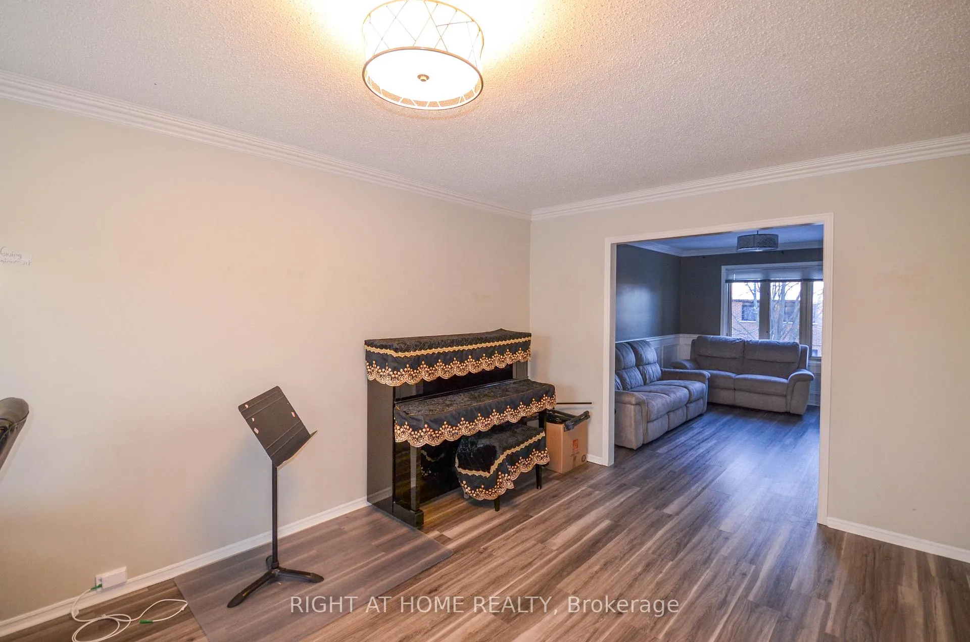 Photo 4 of 19 Willowbrook Drive, Whitby, Pringle Creek — HOMEH