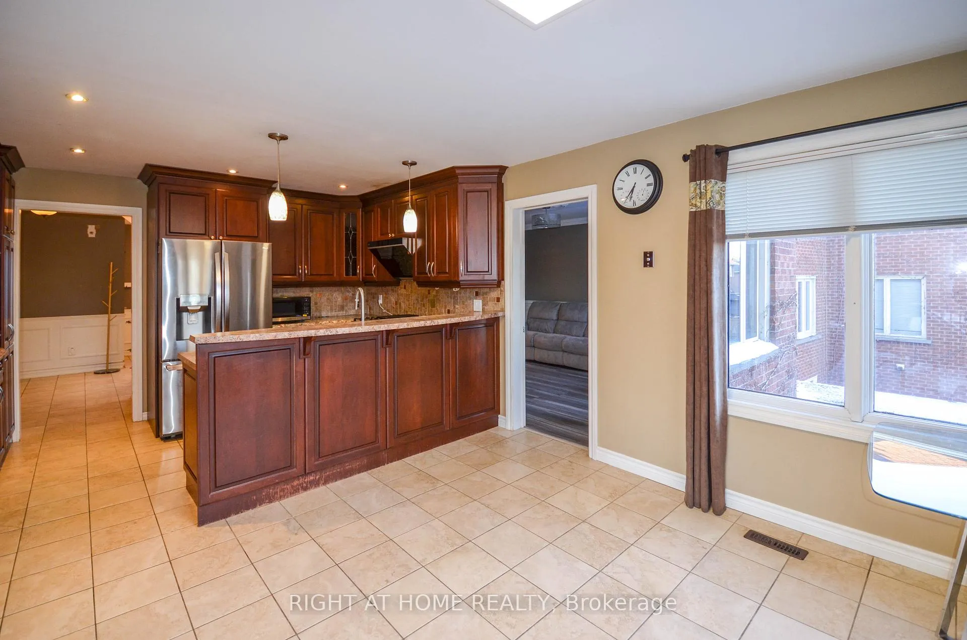 Photo 5 of 19 Willowbrook Drive, Whitby, Pringle Creek — HOMEH