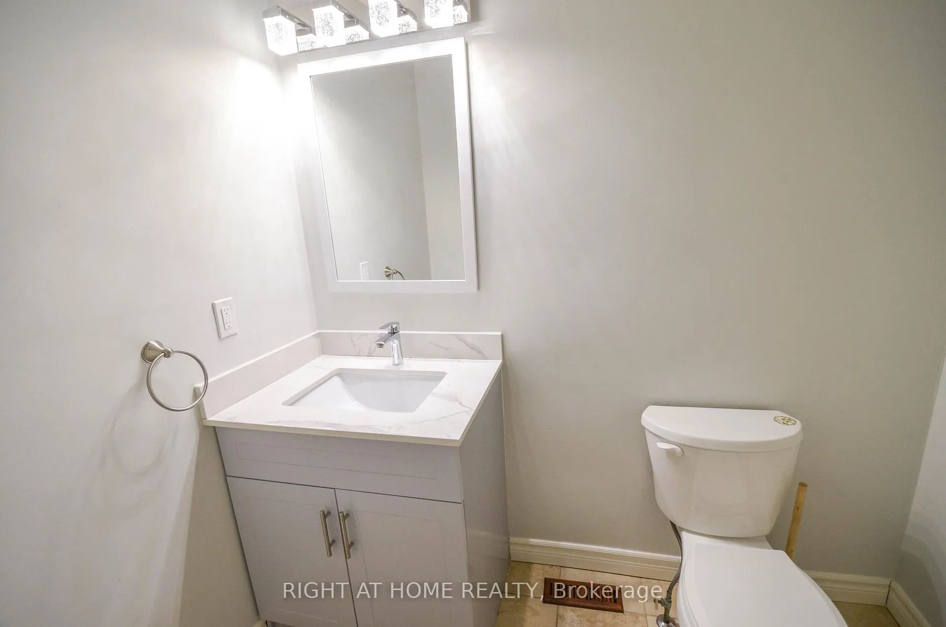 Photo 8 of 19 Willowbrook Drive, Whitby, Pringle Creek — HOMEH