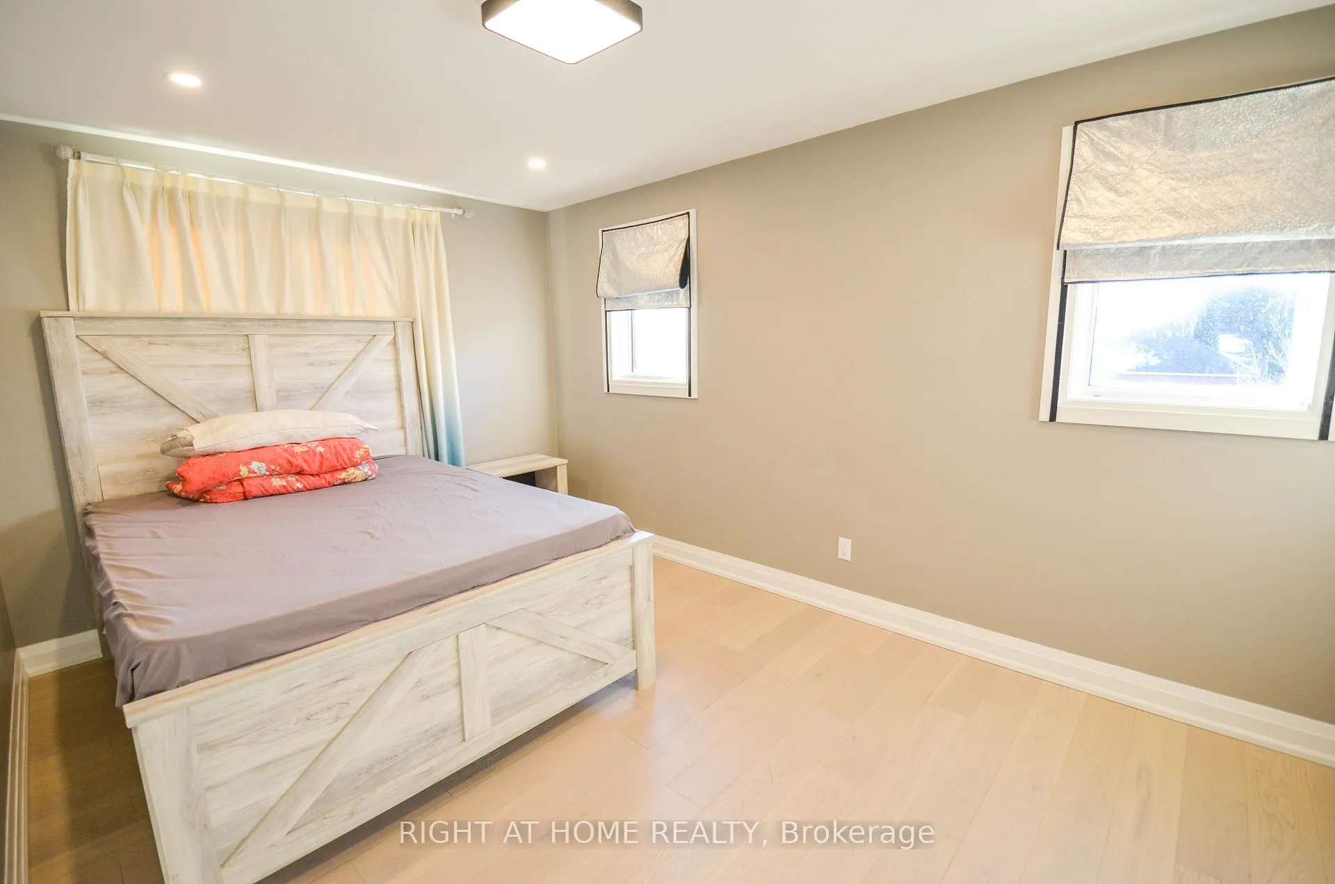 Photo 11 of 19 Willowbrook Drive, Whitby, Pringle Creek — HOMEH