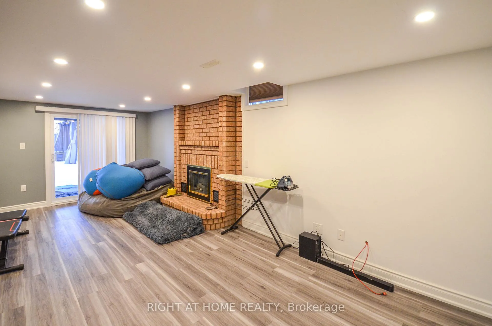 Photo 15 of 19 Willowbrook Drive, Whitby, Pringle Creek — HOMEH