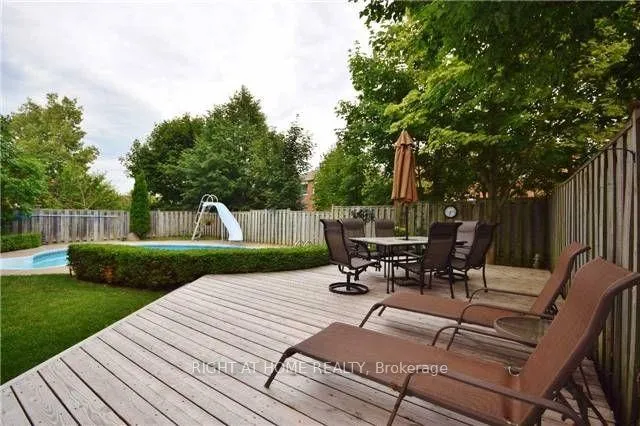 Photo 18 of 19 Willowbrook Drive, Whitby, Pringle Creek — HOMEH