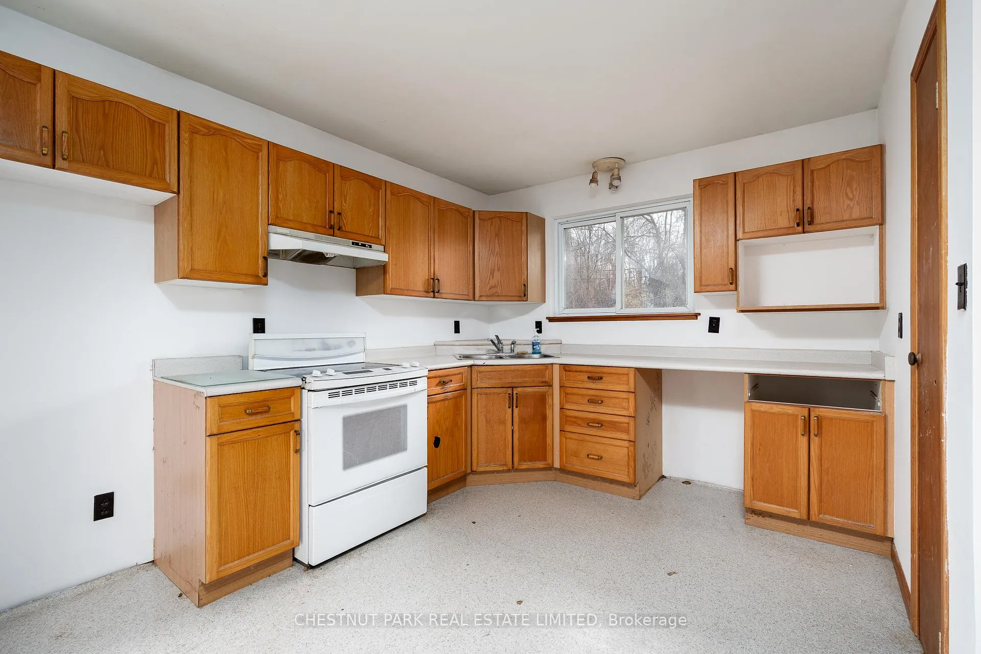 Photo 27 of 84-88 Munroe Lane, Prince Edward County, Hallowell — HOMEH